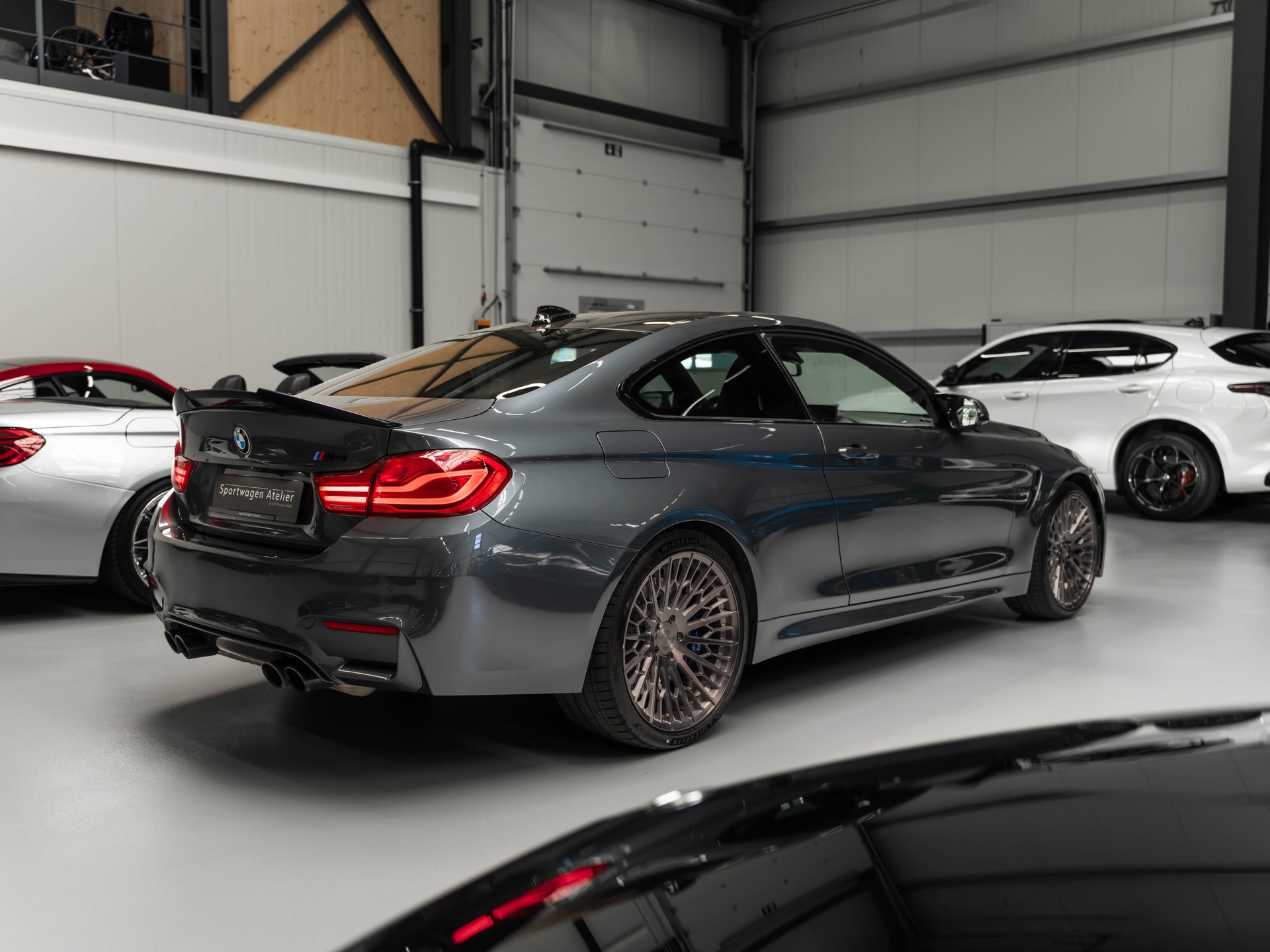 BMW M4 Coupé Competition DKG-showroom-element-3