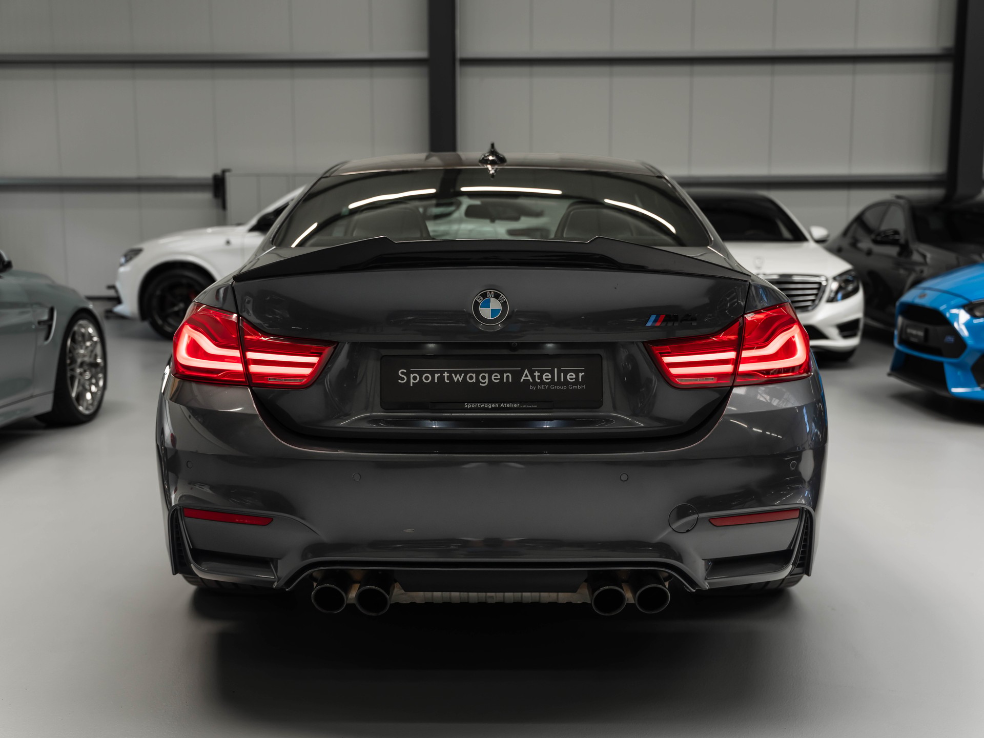 BMW M4 Coupé Competition DKG-showroom-element-2