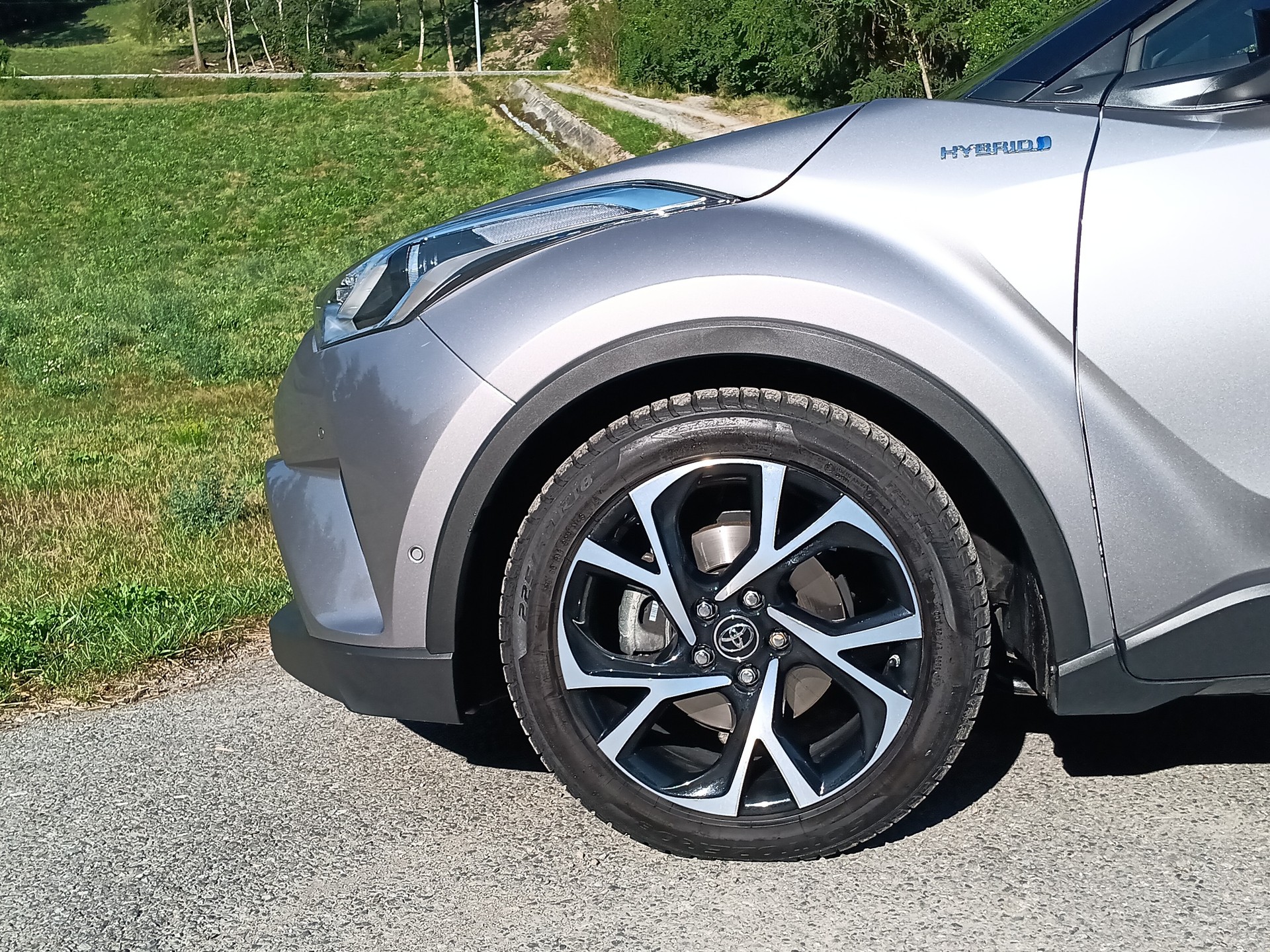 TOYOTA C-HR 1.8 HSD Premium CVT-image-5