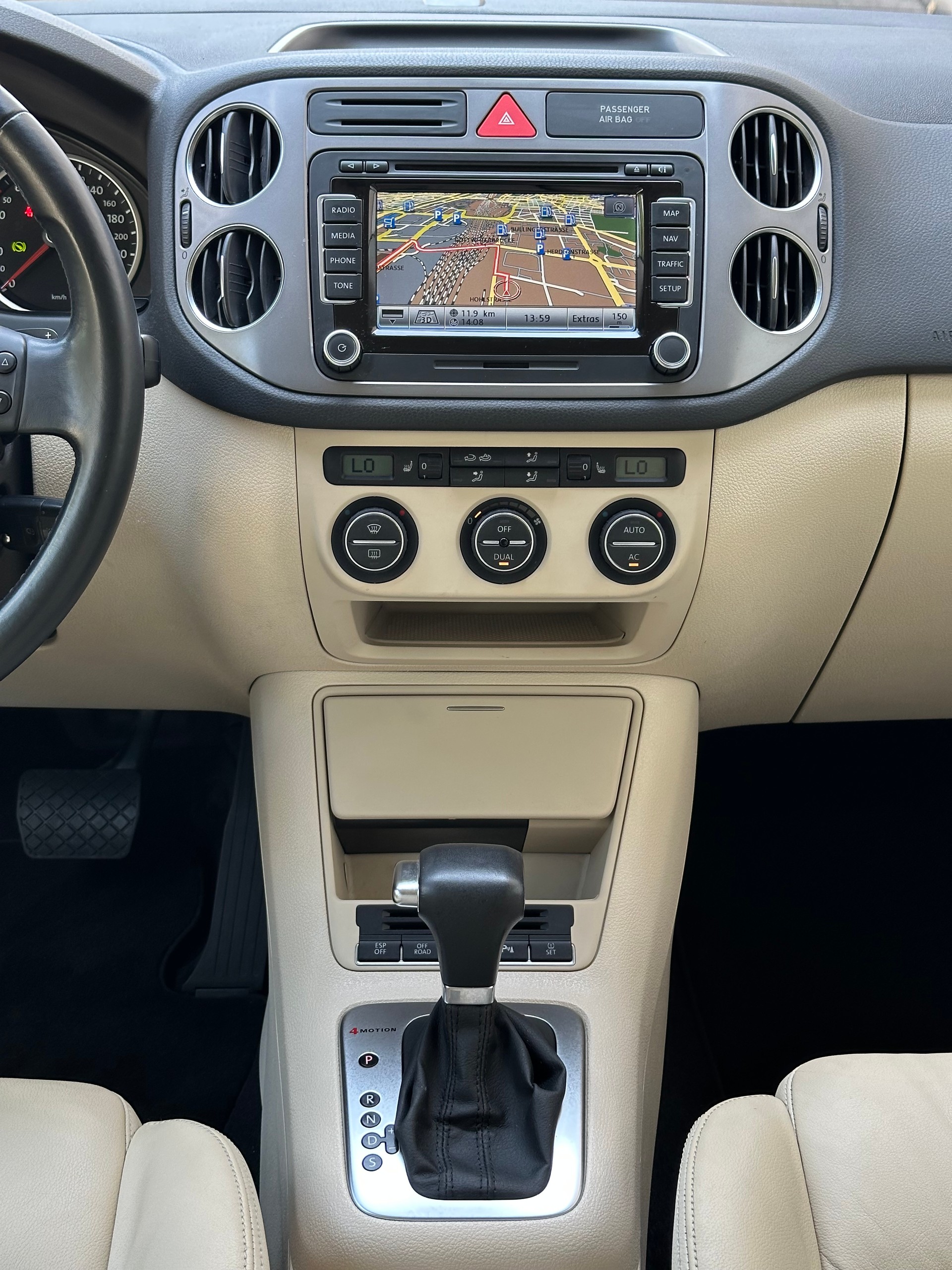 VW Tiguan 2.0 TSI Sport&Style Tiptronic * 200 PS *-image-17