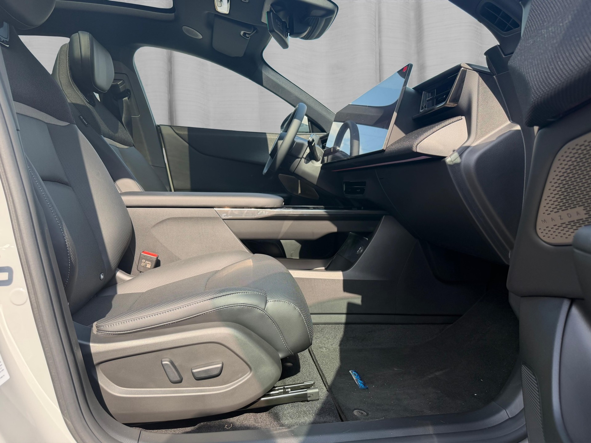 MAZDA CX-6e Takumi 21"-image-14