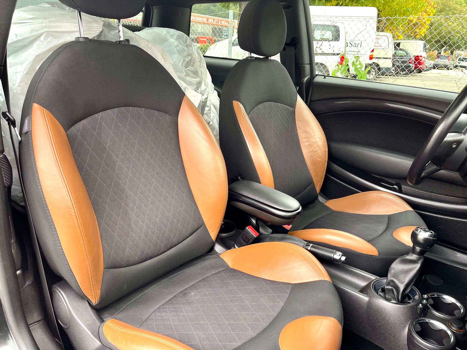 MINI Cooper S-showroom-element-3