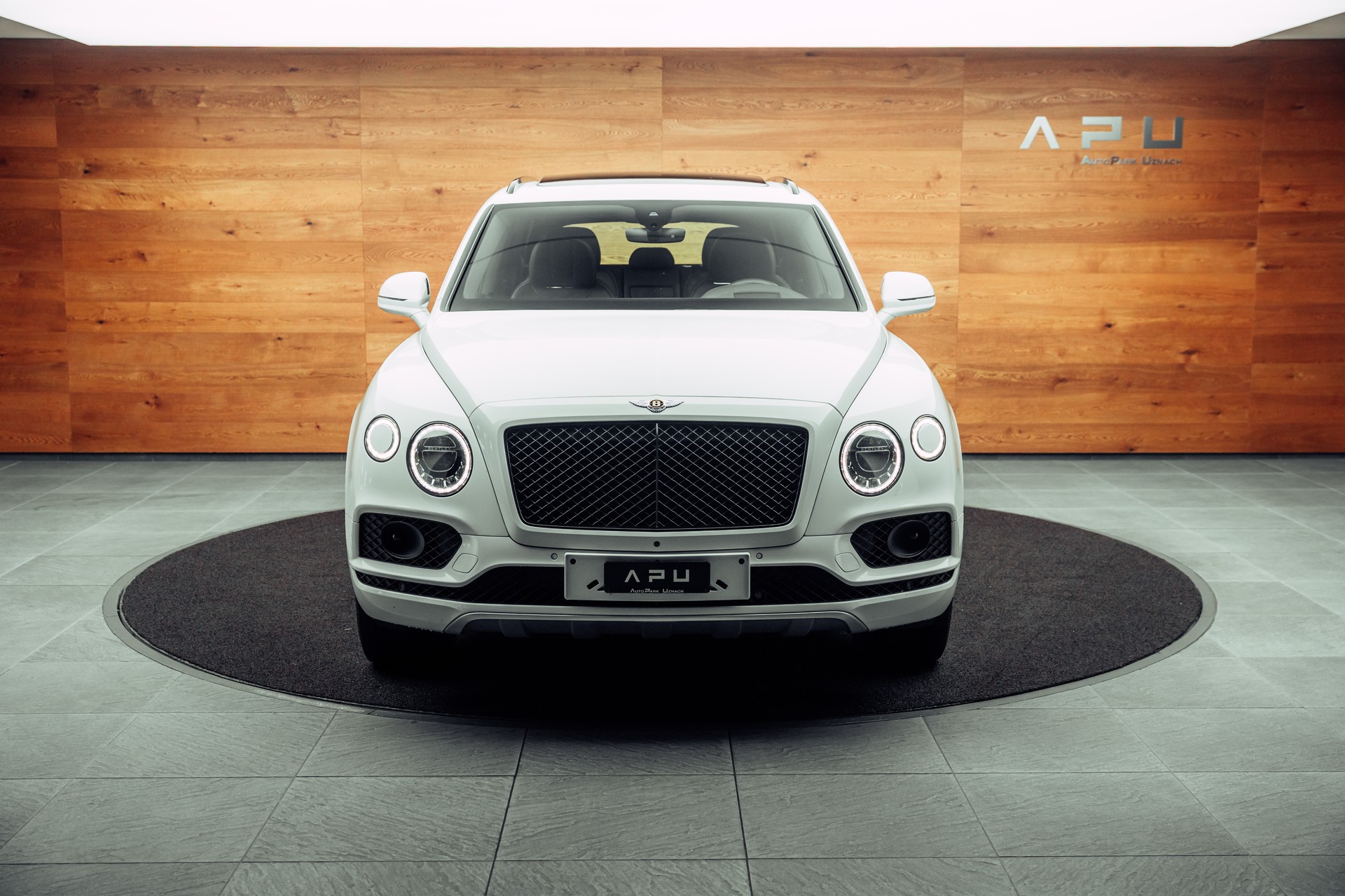 BENTLEY Bentayga V6 Hybrid-image-15