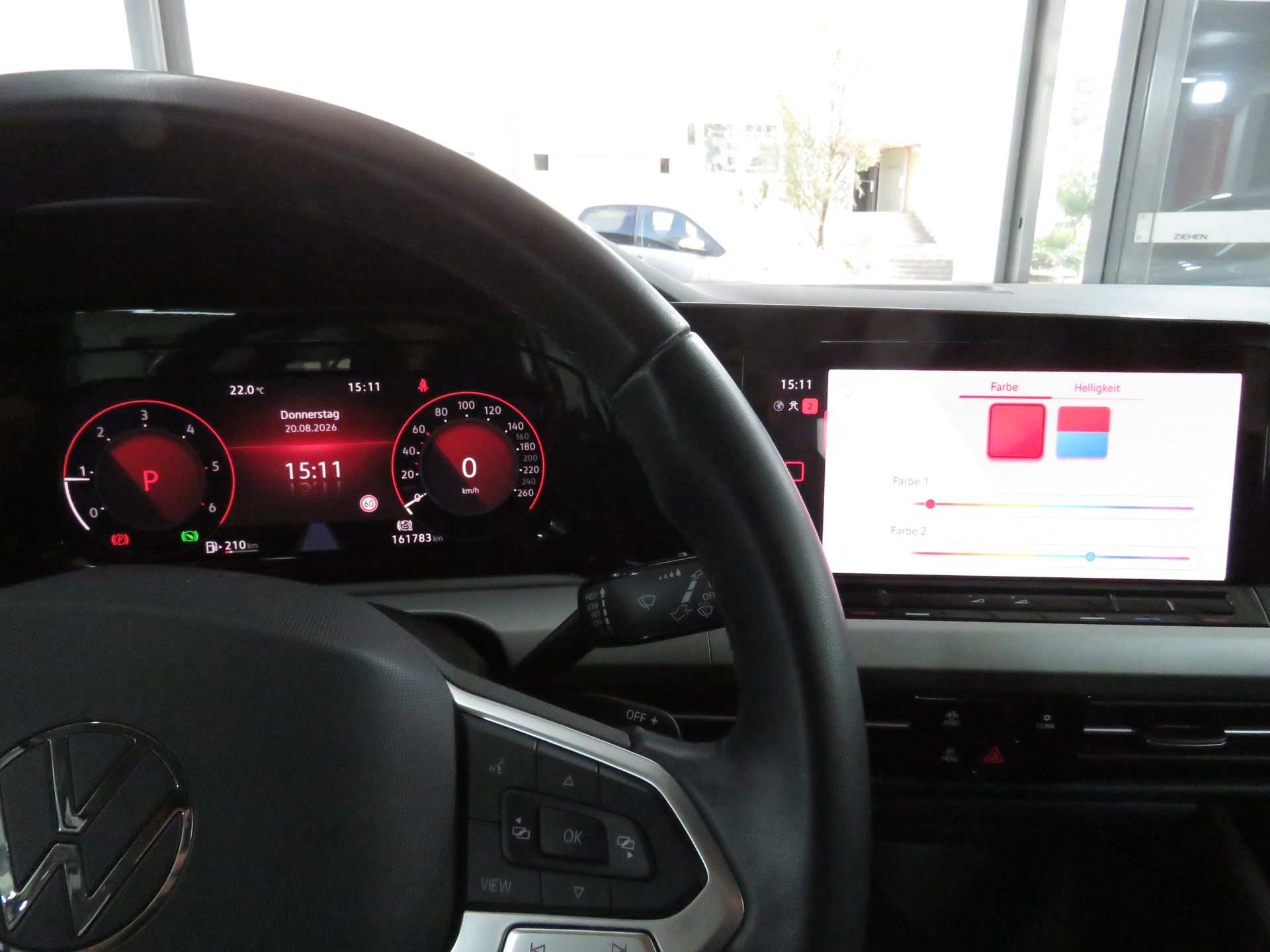 VW Golf 2.0 TDI Life DSG 4-Motion Automat-image-21