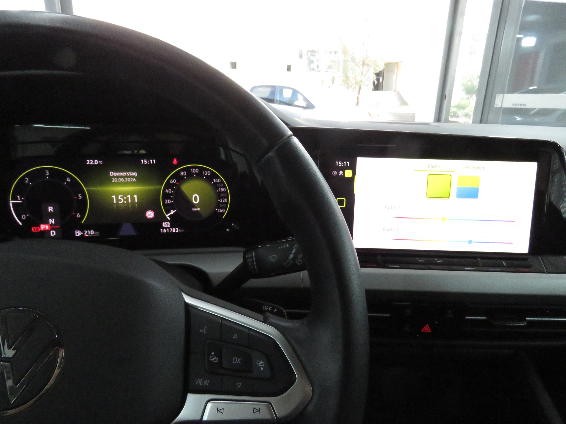 VW Golf 2.0 TDI Life DSG 4-Motion Automat-image-22