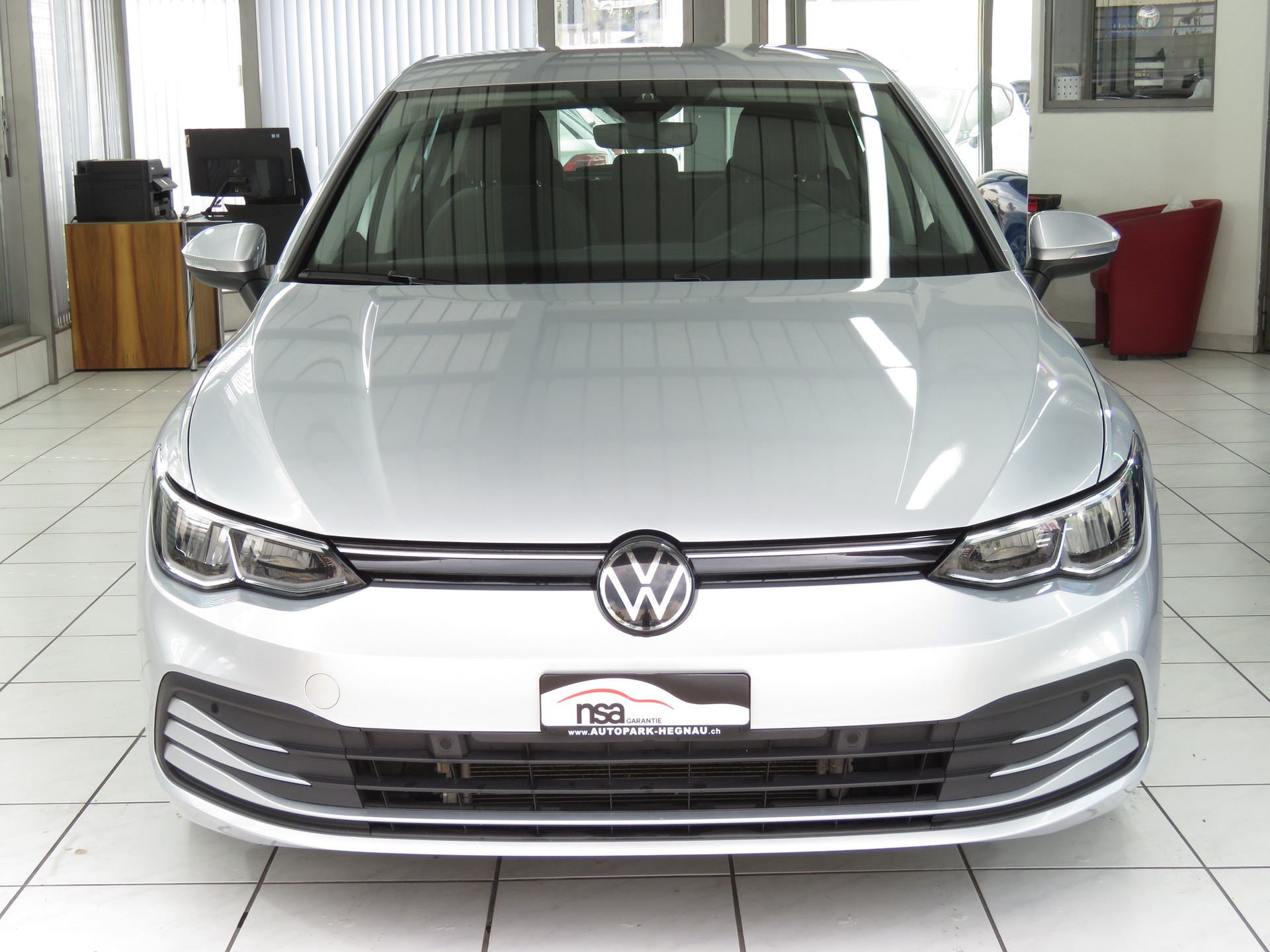 VW Golf 2.0 TDI Life DSG 4-Motion Automat-showroom-element-1