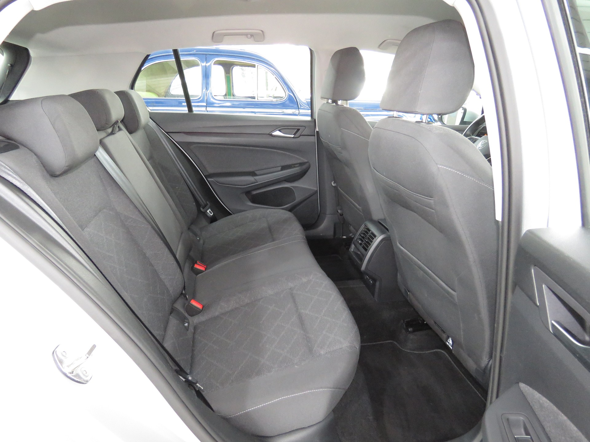 VW Golf 2.0 TDI Life DSG 4-Motion Automat-image-12