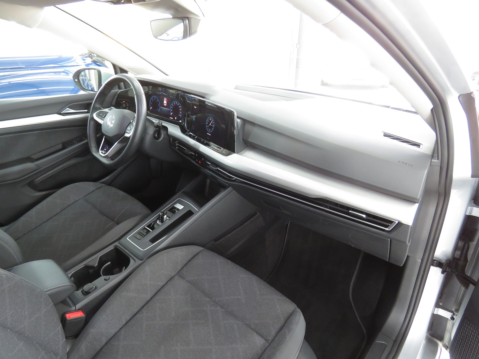VW Golf 2.0 TDI Life DSG 4-Motion Automat-image-10