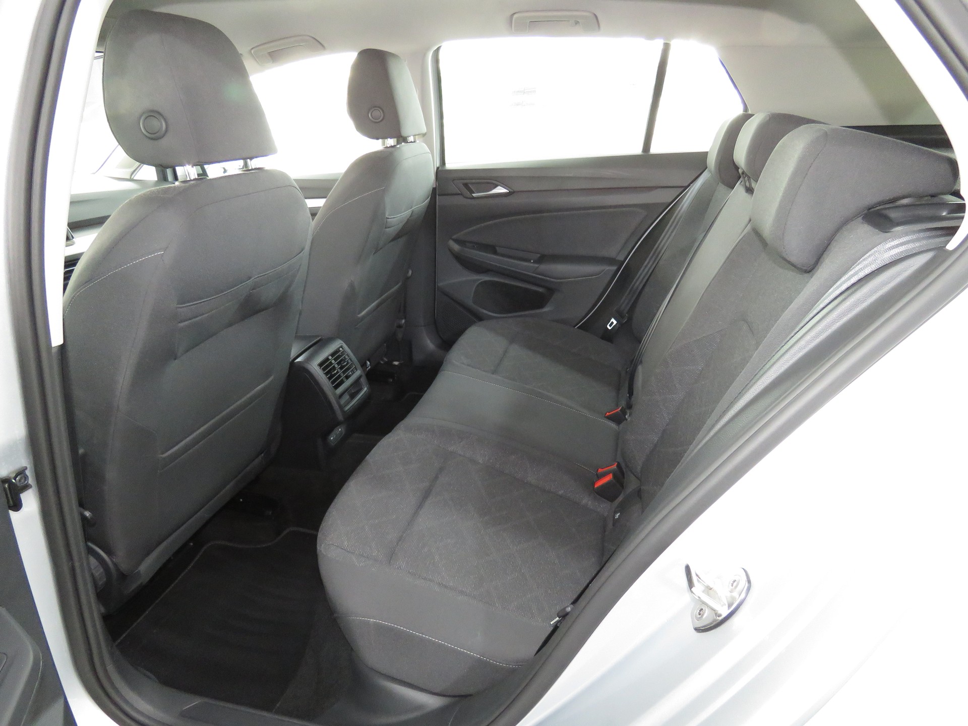 VW Golf 2.0 TDI Life DSG 4-Motion Automat-image-8