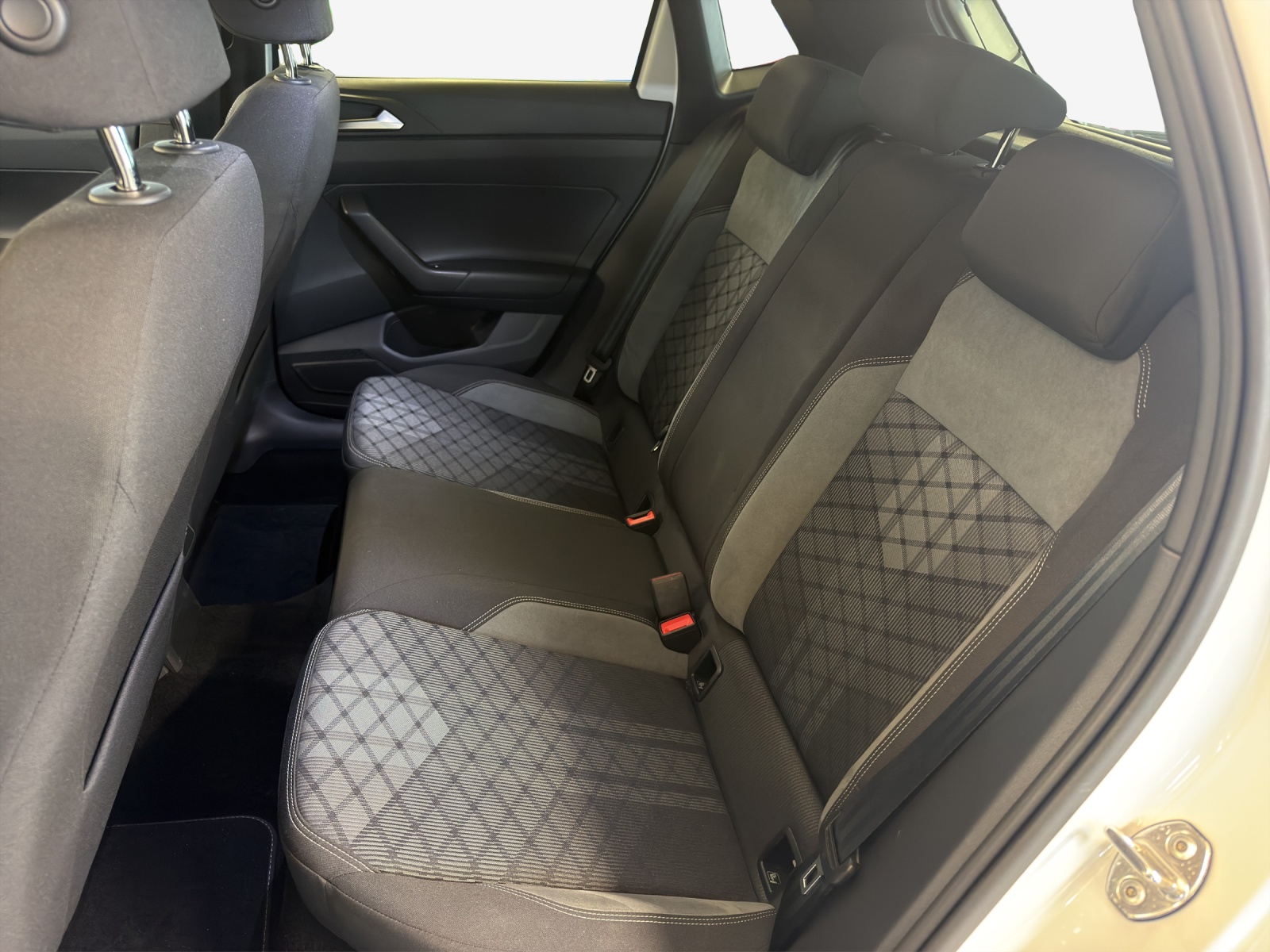 VW Polo 1.0 TSI R-Line DSG-image-10
