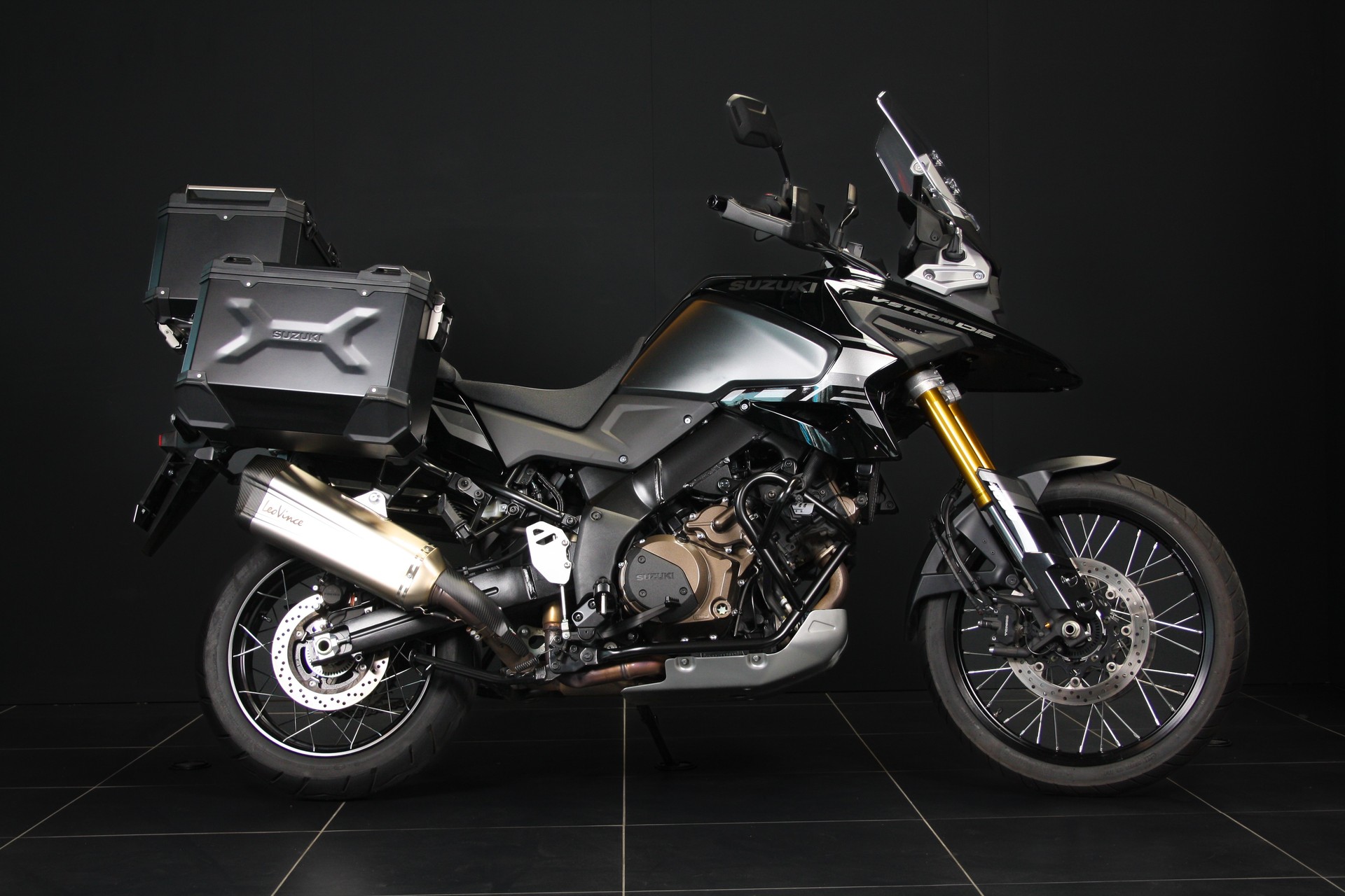 SUZUKI DL 1050 DE-image-1
