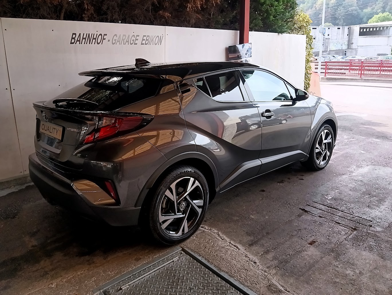 TOYOTA C-HR 1.8 HSD CVT Trend-image-2