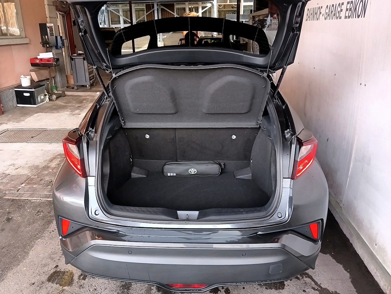 TOYOTA C-HR 1.8 HSD CVT Trend-image-6