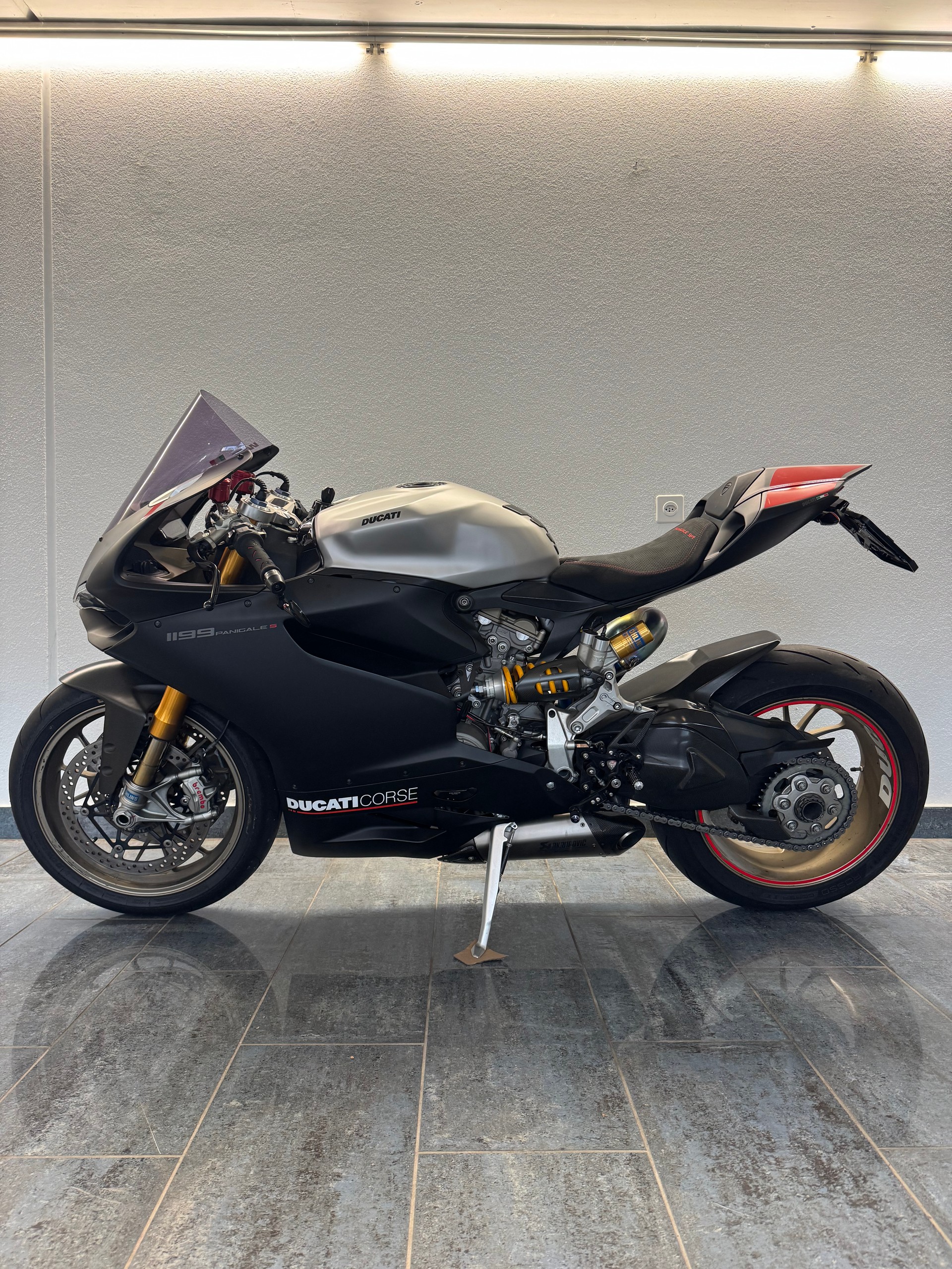 DUCATI Panigale 1199 ABS-image-1