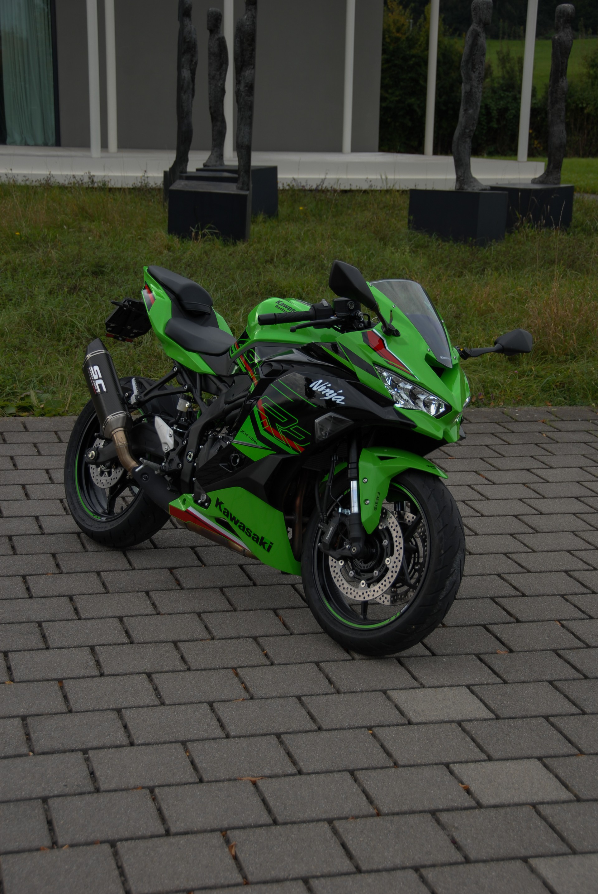 KAWASAKI Ninja ZX-4RR-image-0