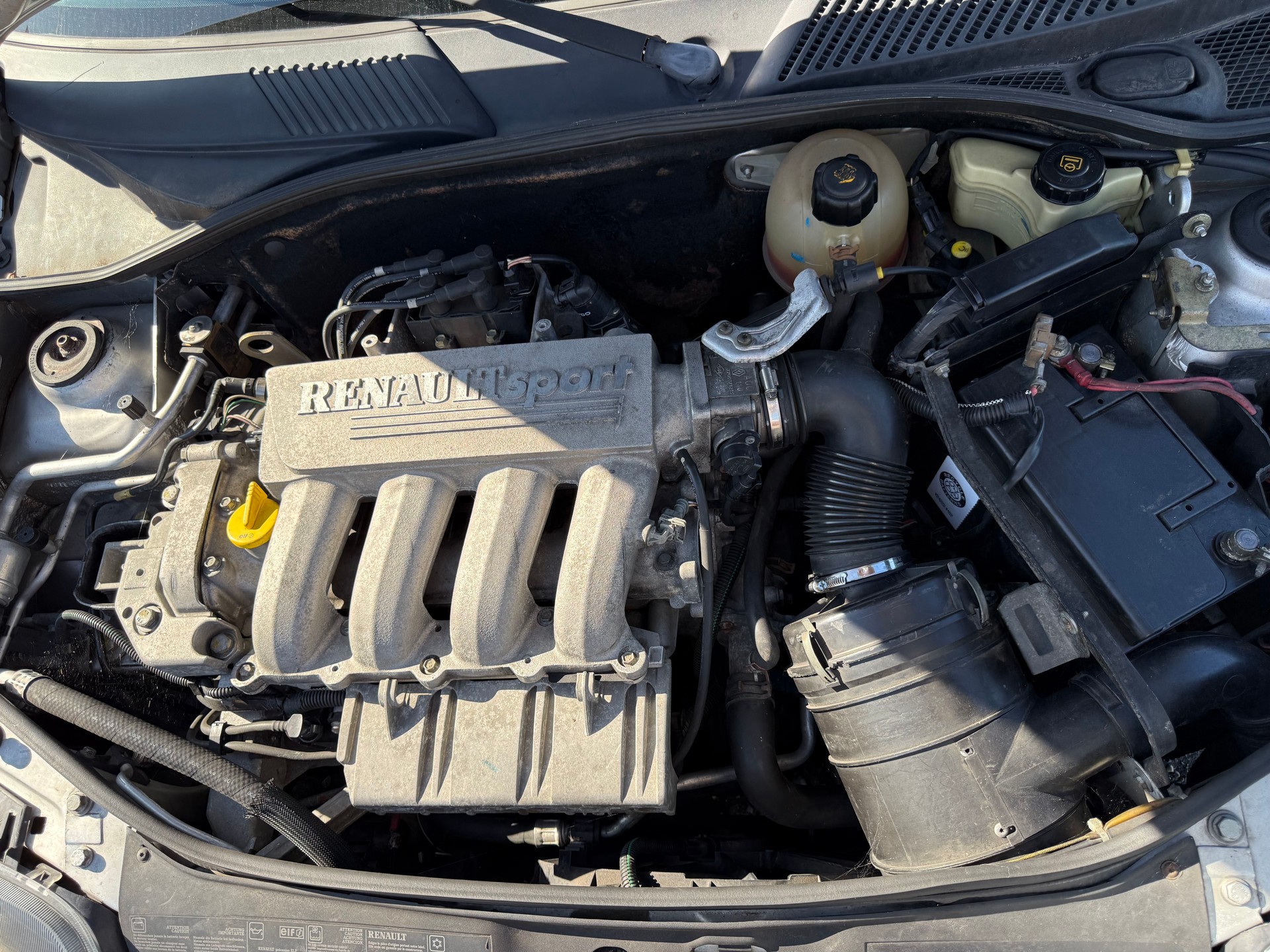 RENAULT Clio 2.0 16V Sport-image-2