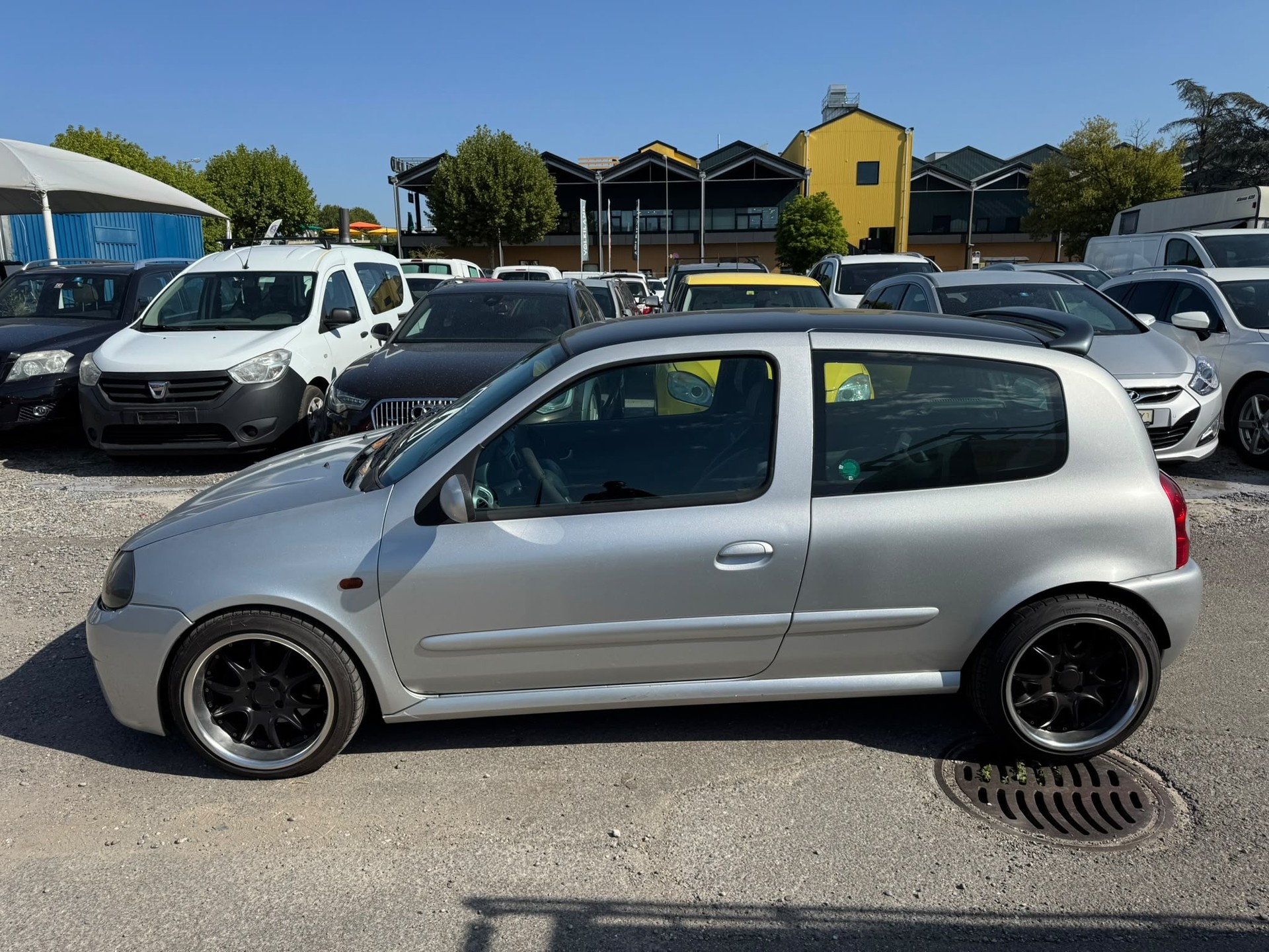 RENAULT Clio 2.0 16V Sport-image-14