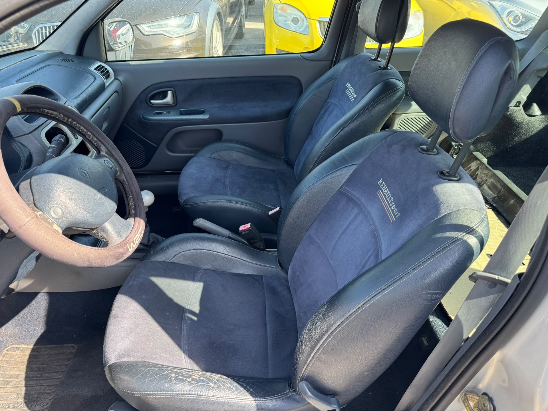 RENAULT Clio 2.0 16V Sport-image-8