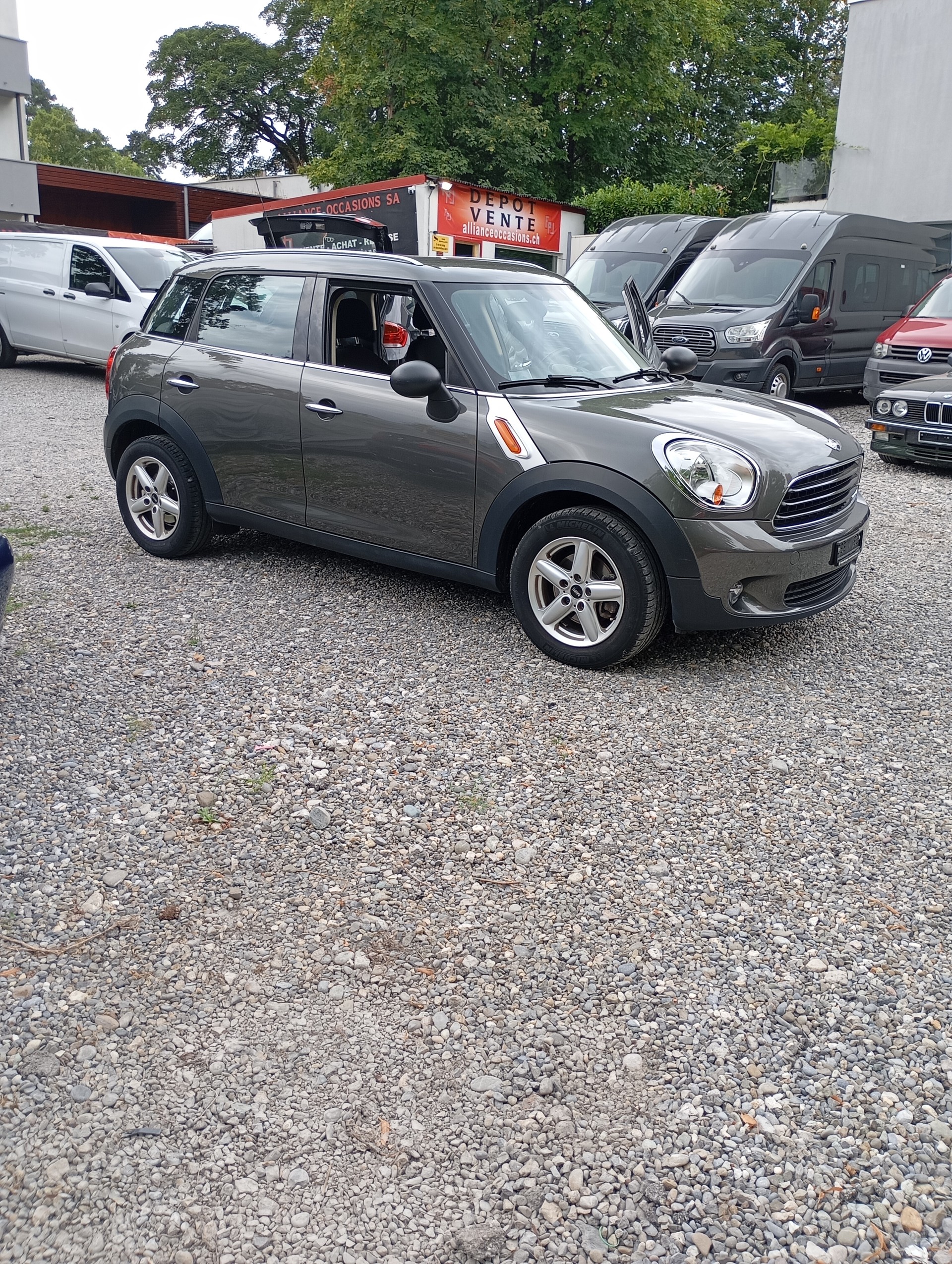 MINI Countryman One FWD-image-13