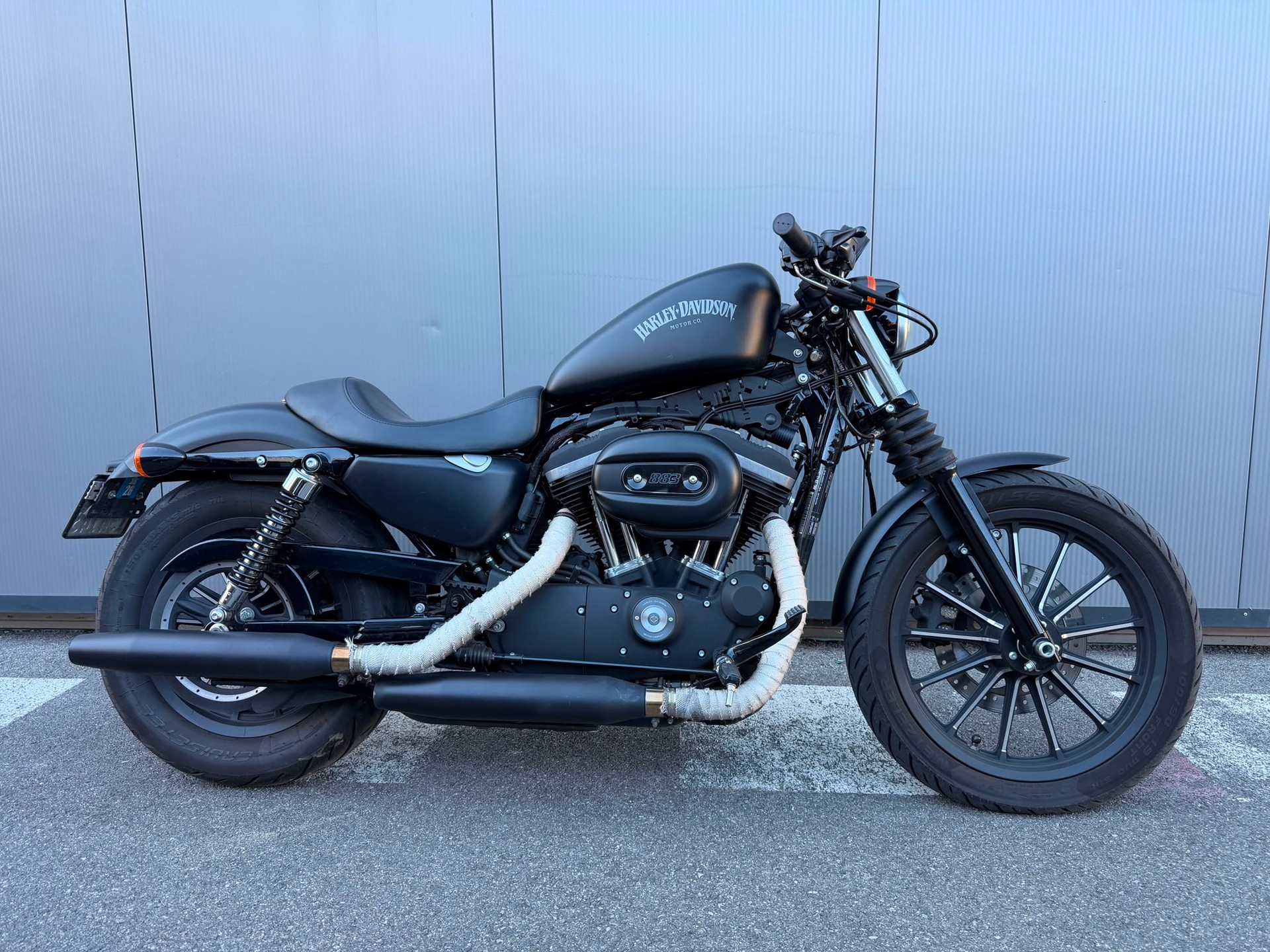HARLEY-DAVIDSON XL 883N SPORTSTER IRON-image-0