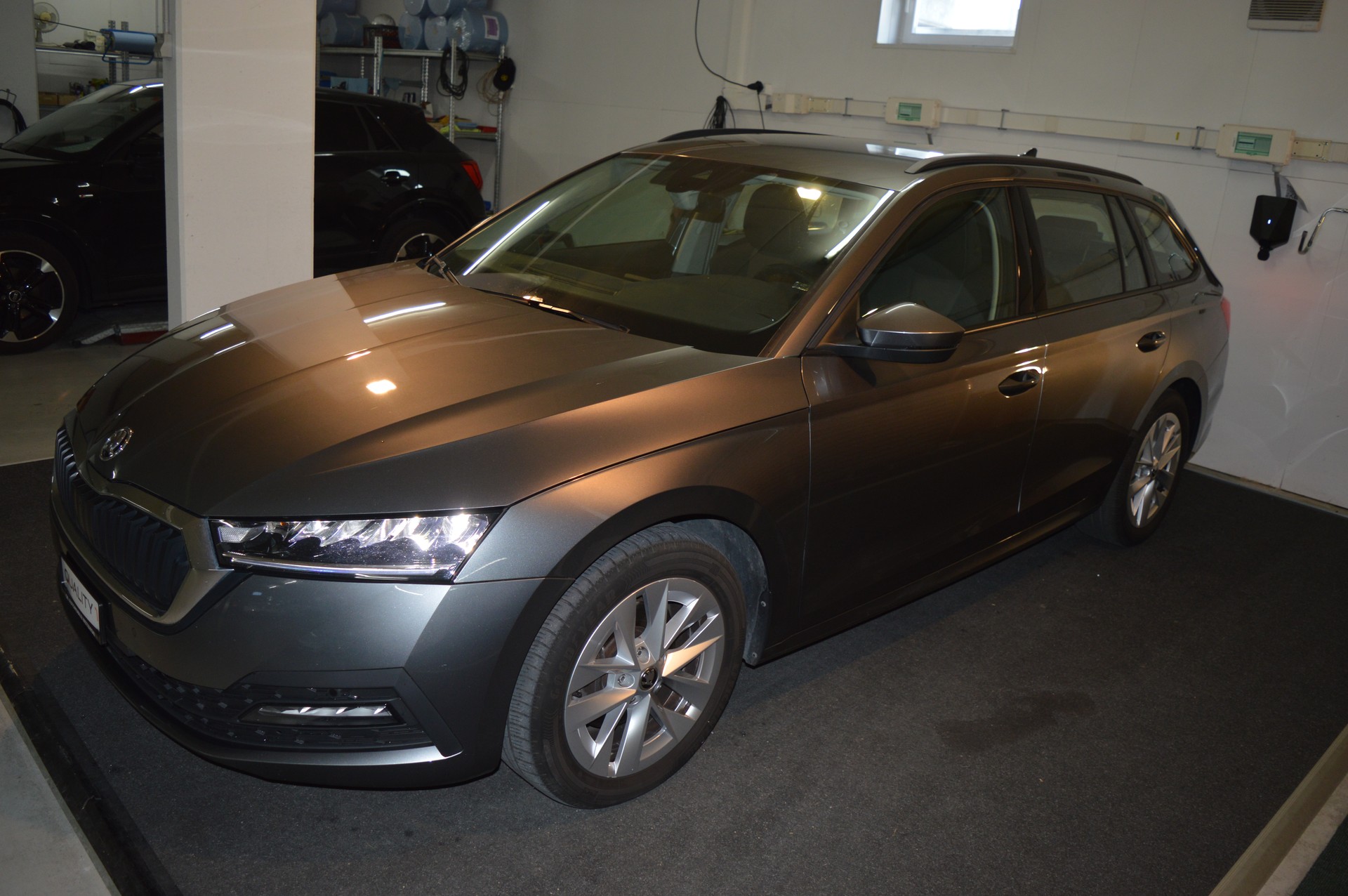 SKODA Octavia Combi 2.0 TSI Ambition DSG 4x4-image-5
