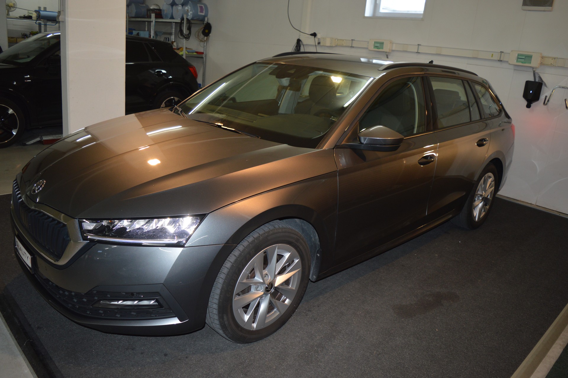 SKODA Octavia Combi 2.0 TSI Ambition DSG 4x4-image-6