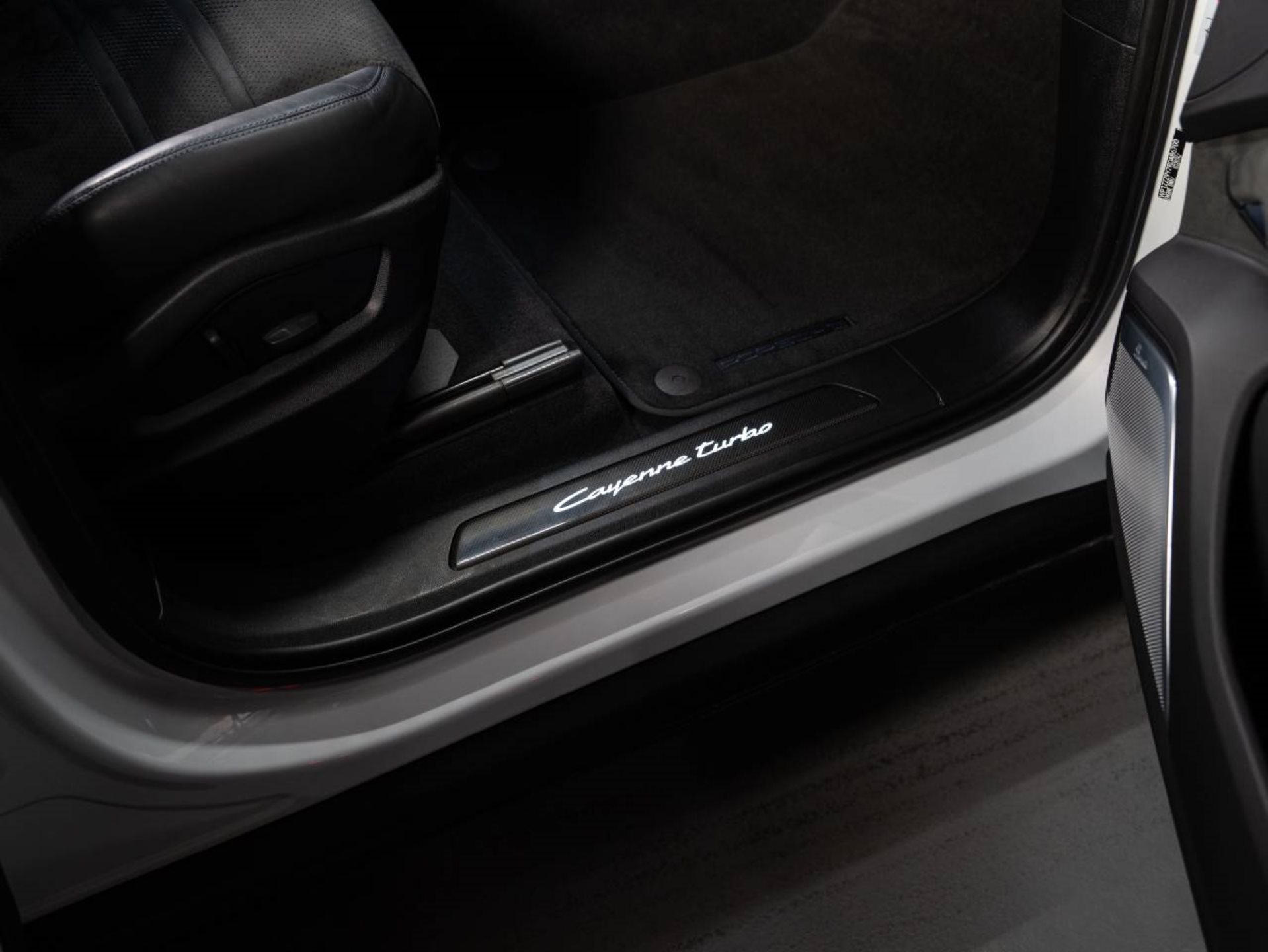PORSCHE Cayenne Turbo E-Hybrid Coupé avec Paquet-GT-image-16