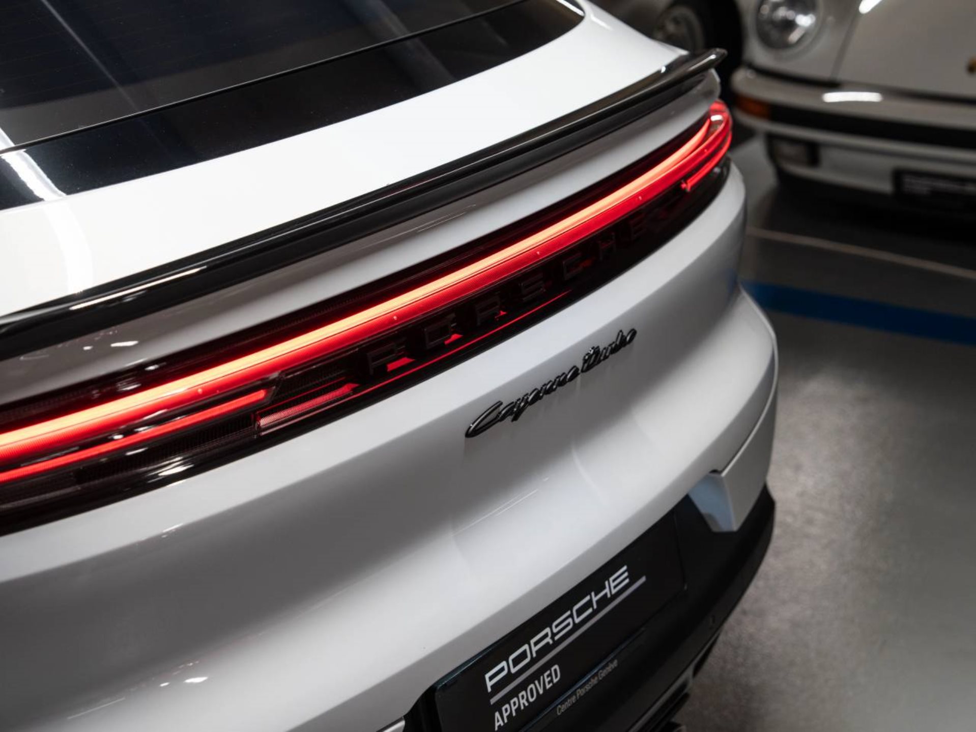 PORSCHE Cayenne Turbo E-Hybrid Coupé avec Paquet-GT-image-25