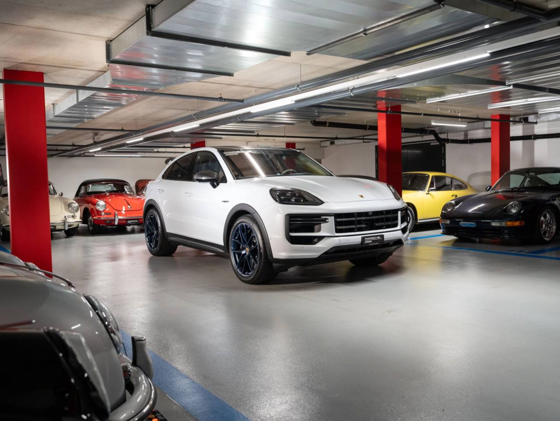 PORSCHE Cayenne Turbo E-Hybrid Coupé avec Paquet-GT-showroom-element-2