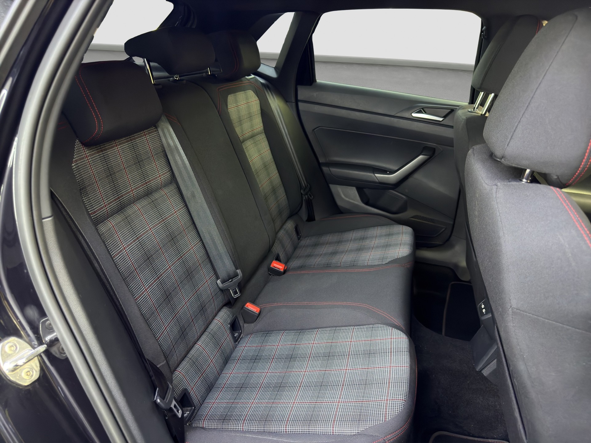 VW Polo 2.0 TSI GTI DSG-image-27