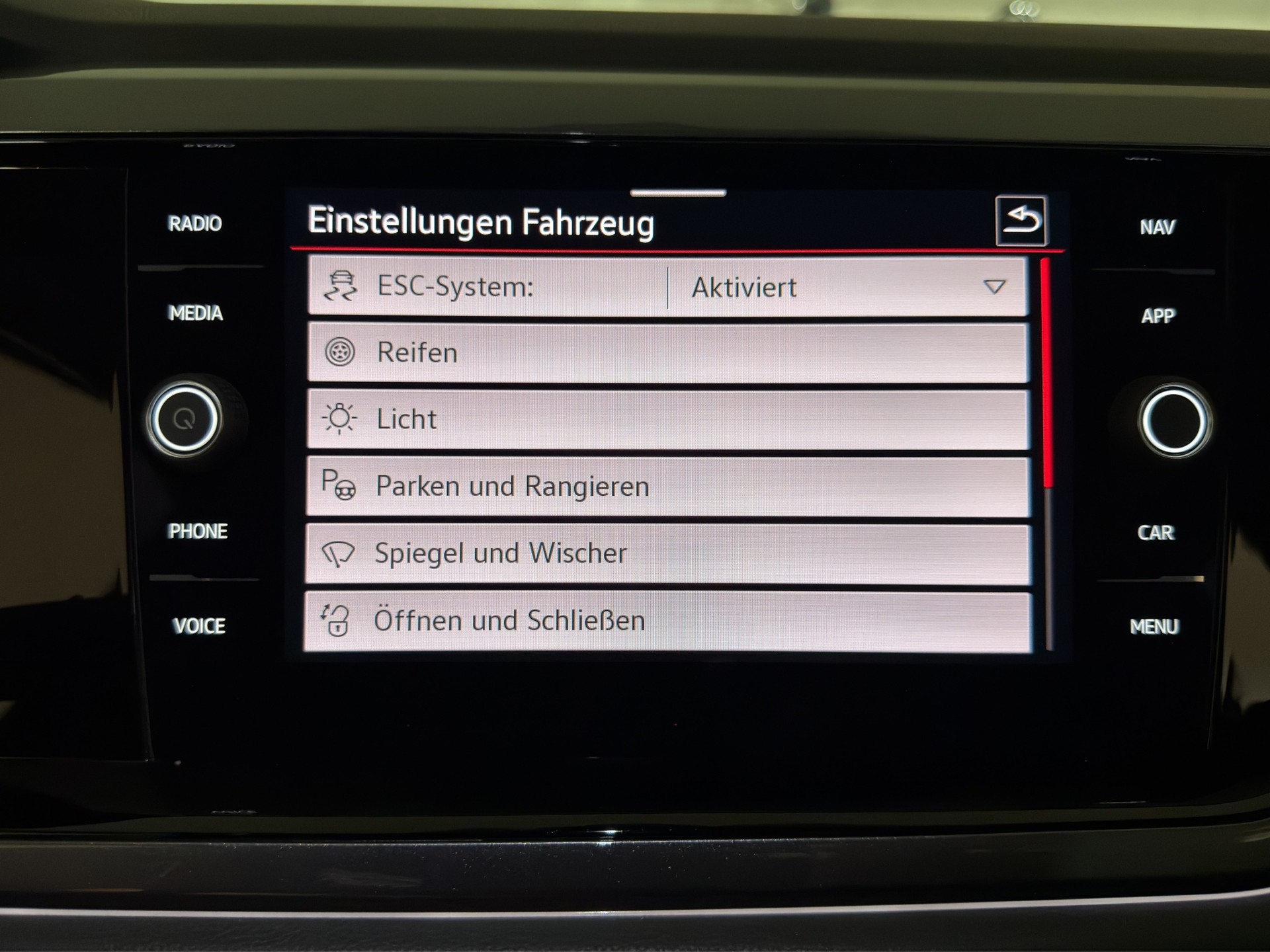 VW Polo 2.0 TSI GTI DSG-image-19