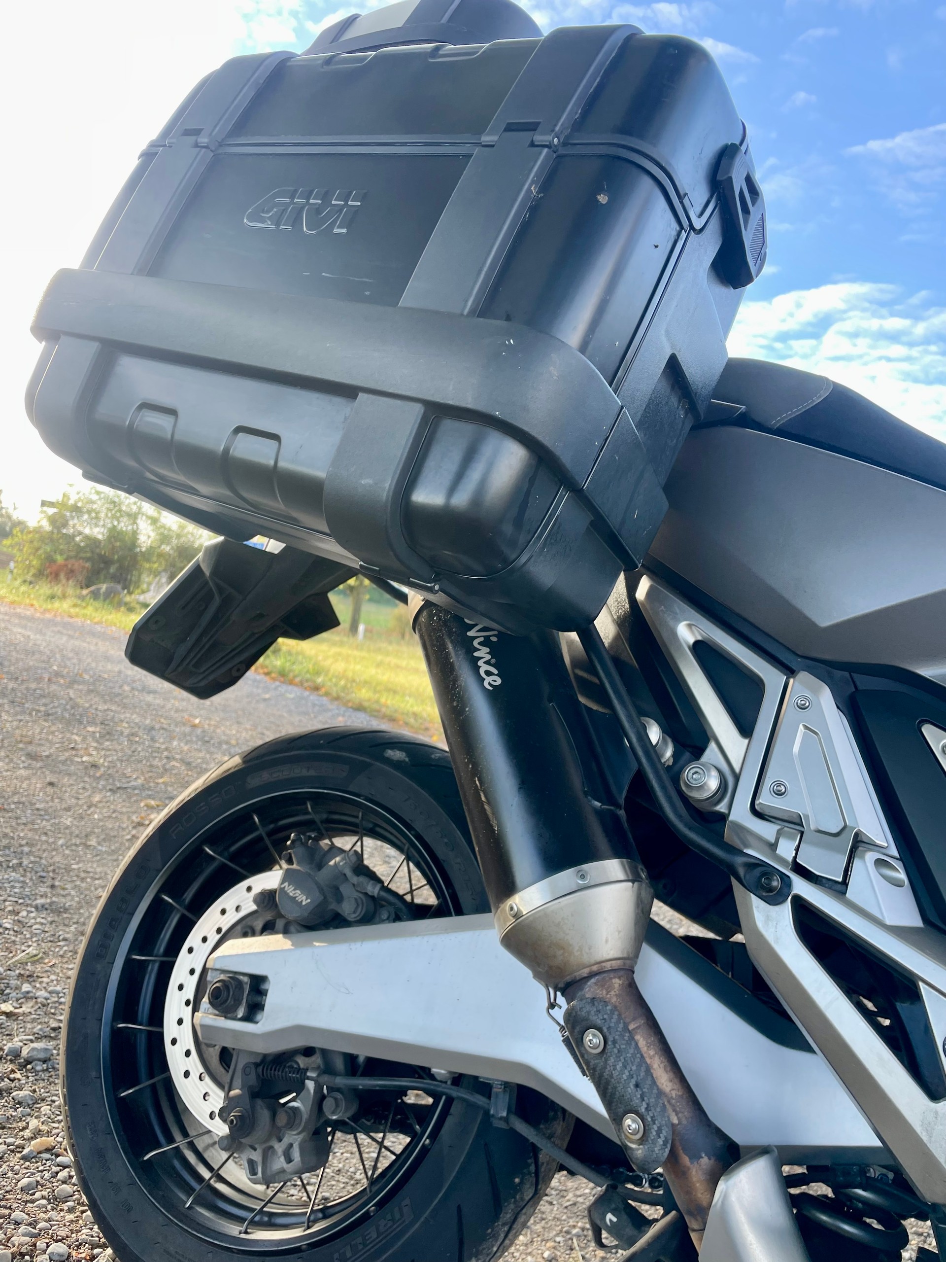 HONDA X-ADV 750 ABS-image-6
