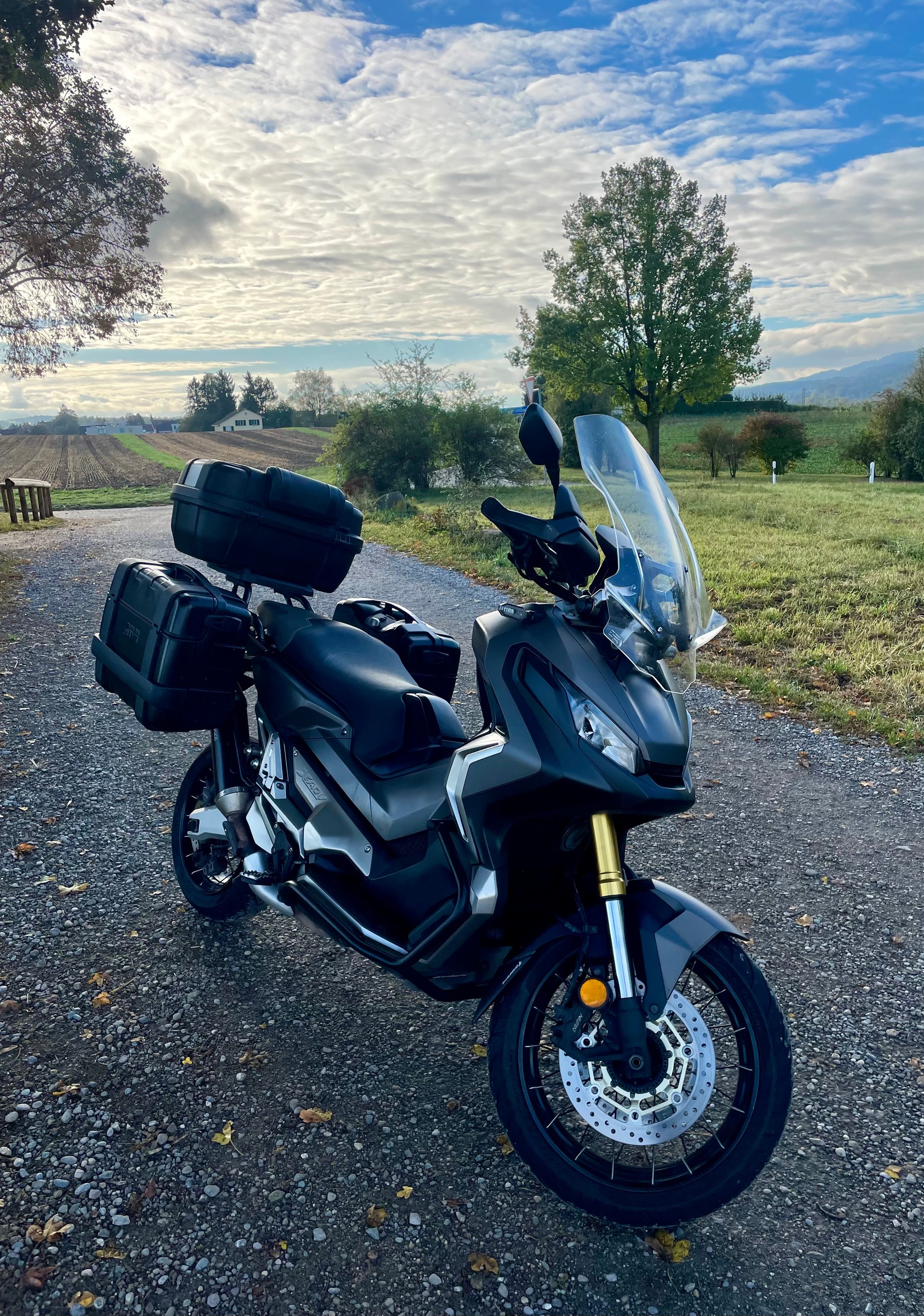 HONDA X-ADV 750 ABS-image-1
