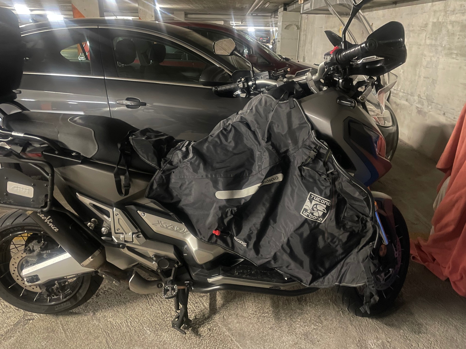 HONDA X-ADV 750 ABS-image-10