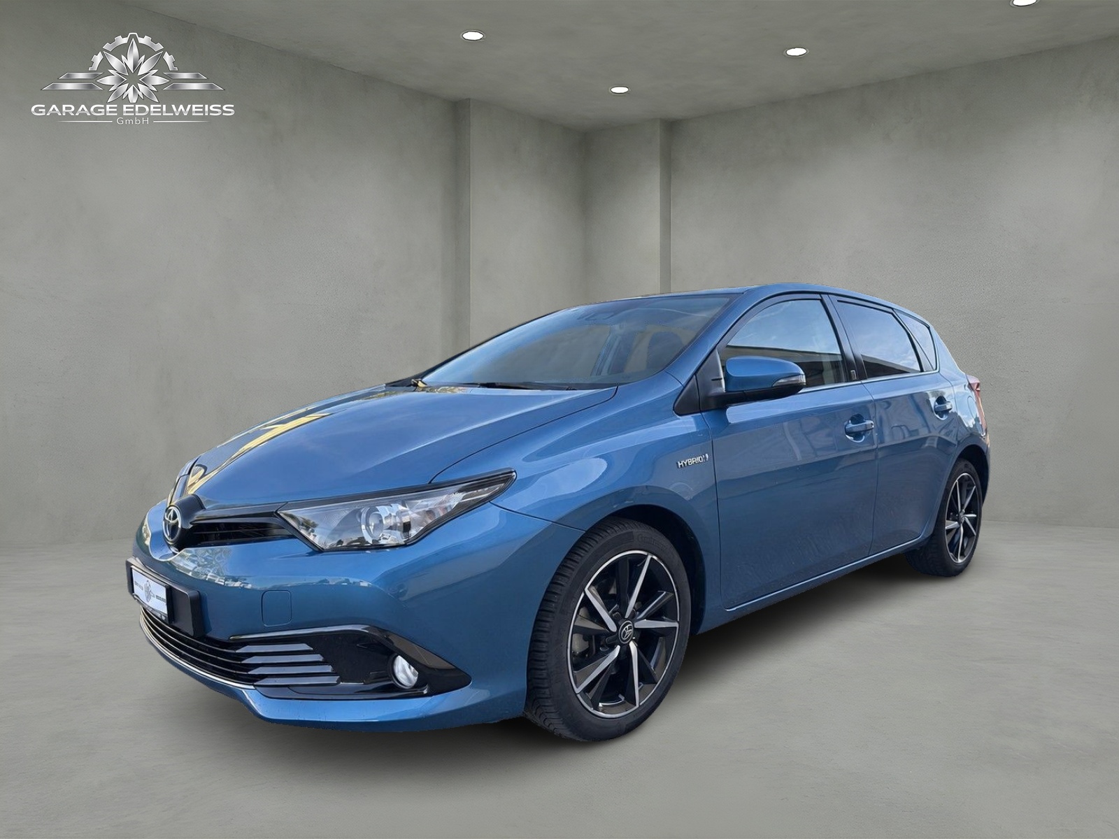 TOYOTA Auris 1.8 HSD Premium e-CVT
