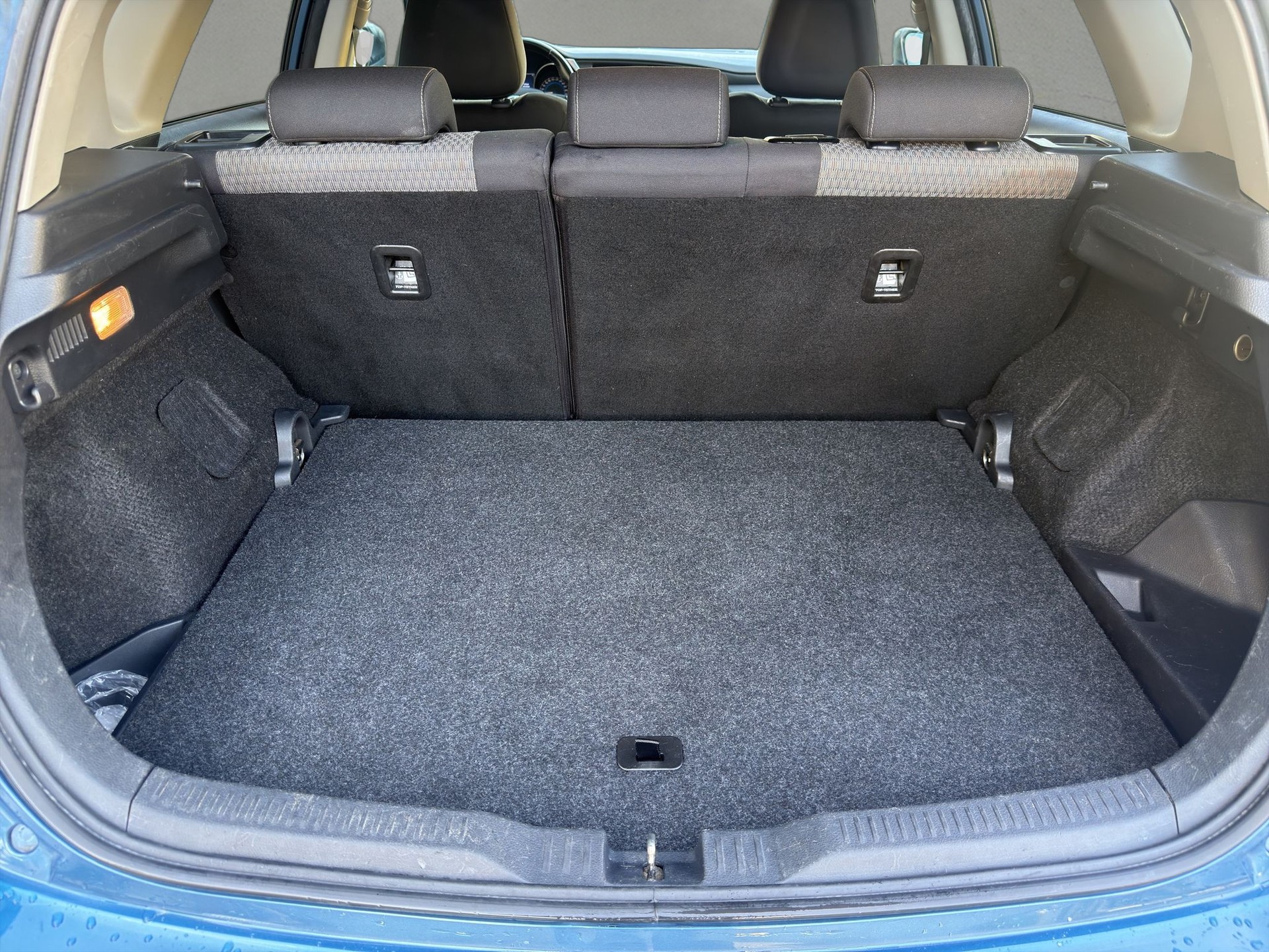 TOYOTA Auris 1.8 HSD Premium e-CVT-image-15
