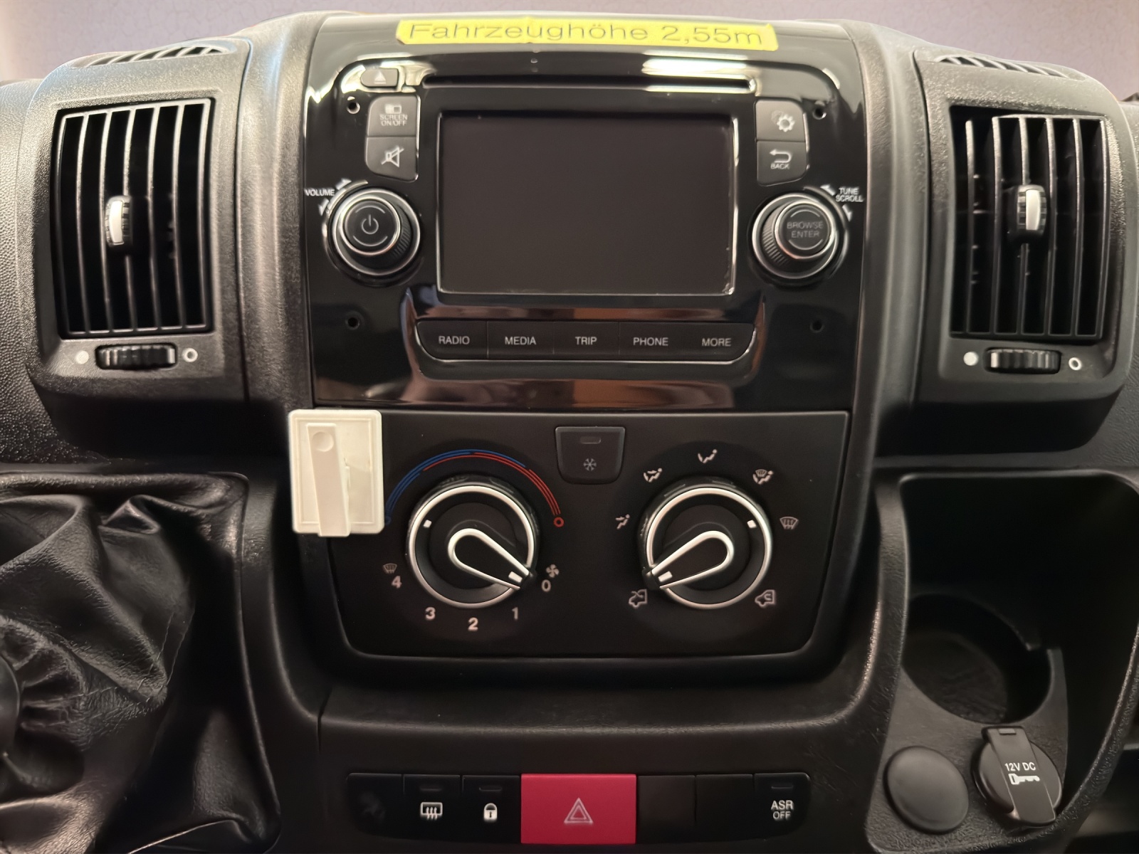 PEUGEOT PEUGEOT Boxer 2.0 HDI 335 Active L2H2 *3-Sitzer*-image-16