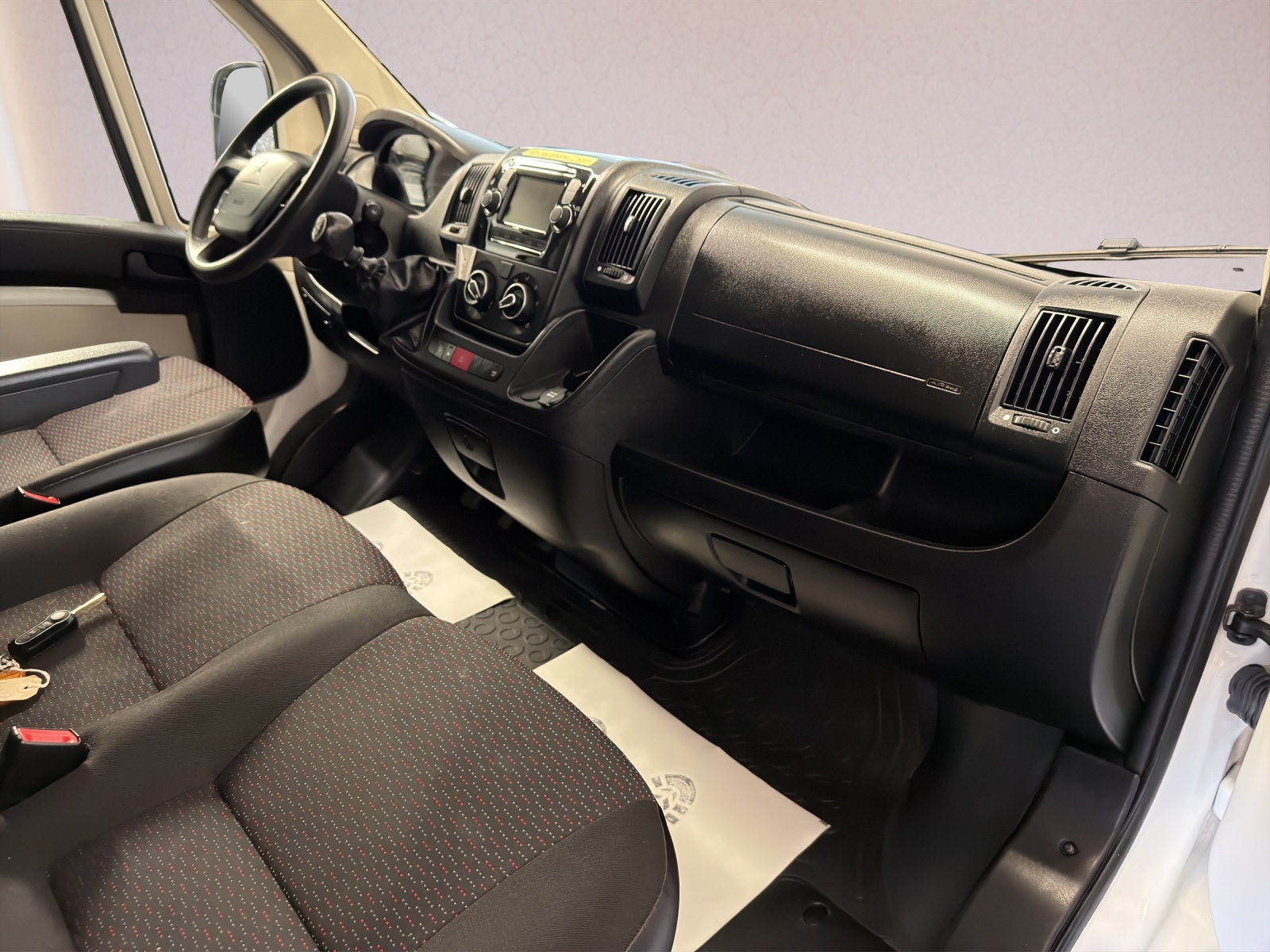 PEUGEOT PEUGEOT Boxer 2.0 HDI 335 Active L2H2 *3-Sitzer*-image-20