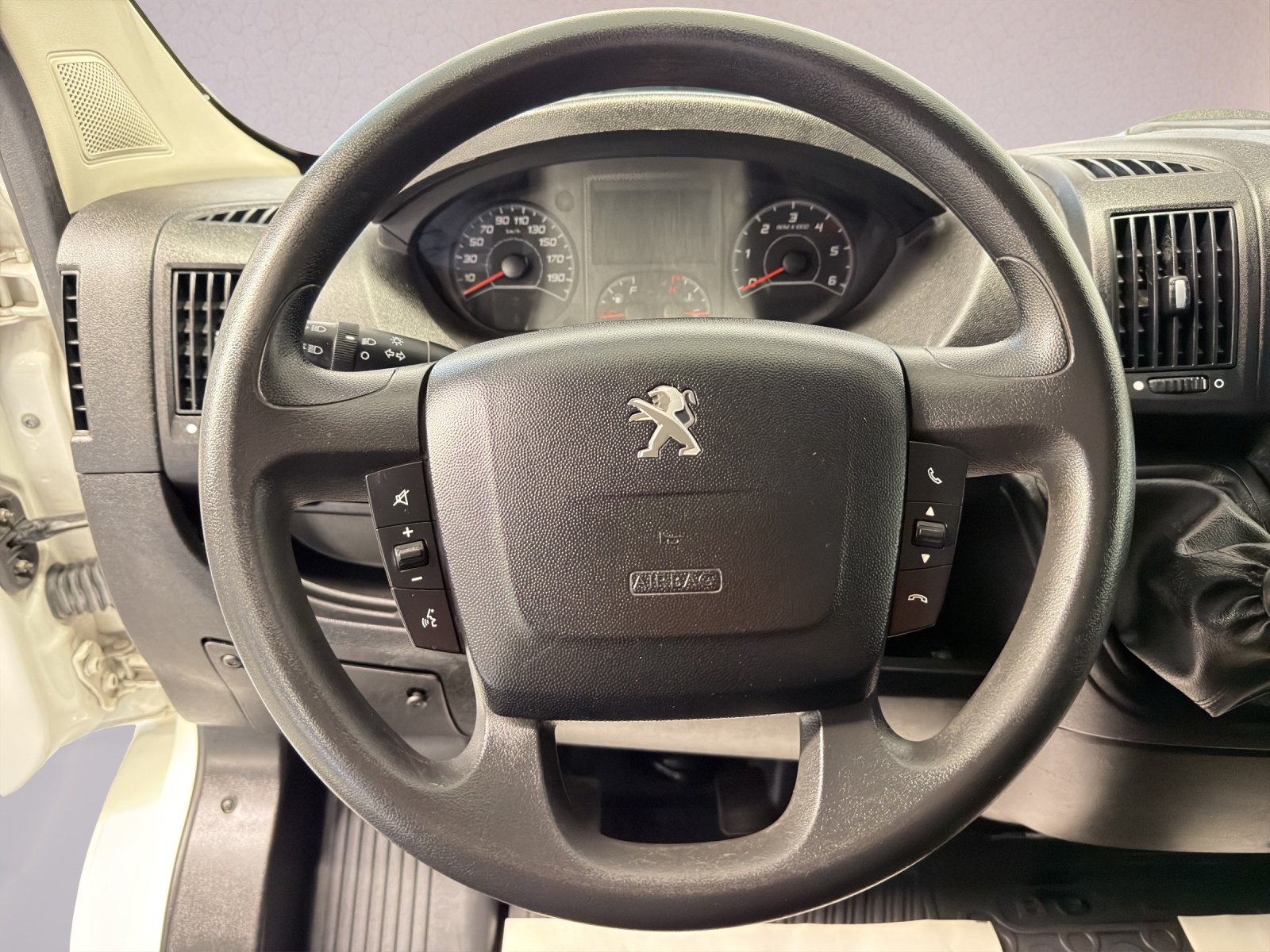 PEUGEOT PEUGEOT Boxer 2.0 HDI 335 Active L2H2 *3-Sitzer*-image-4