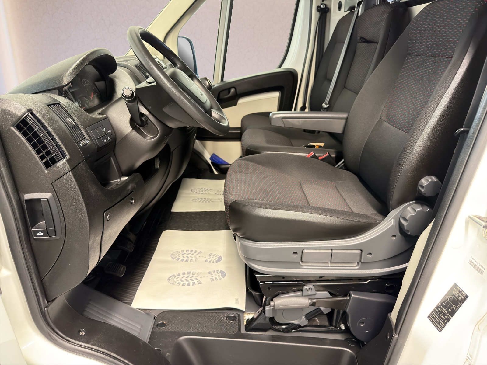 PEUGEOT PEUGEOT Boxer 2.0 HDI 335 Active L2H2 *3-Sitzer*-image-17