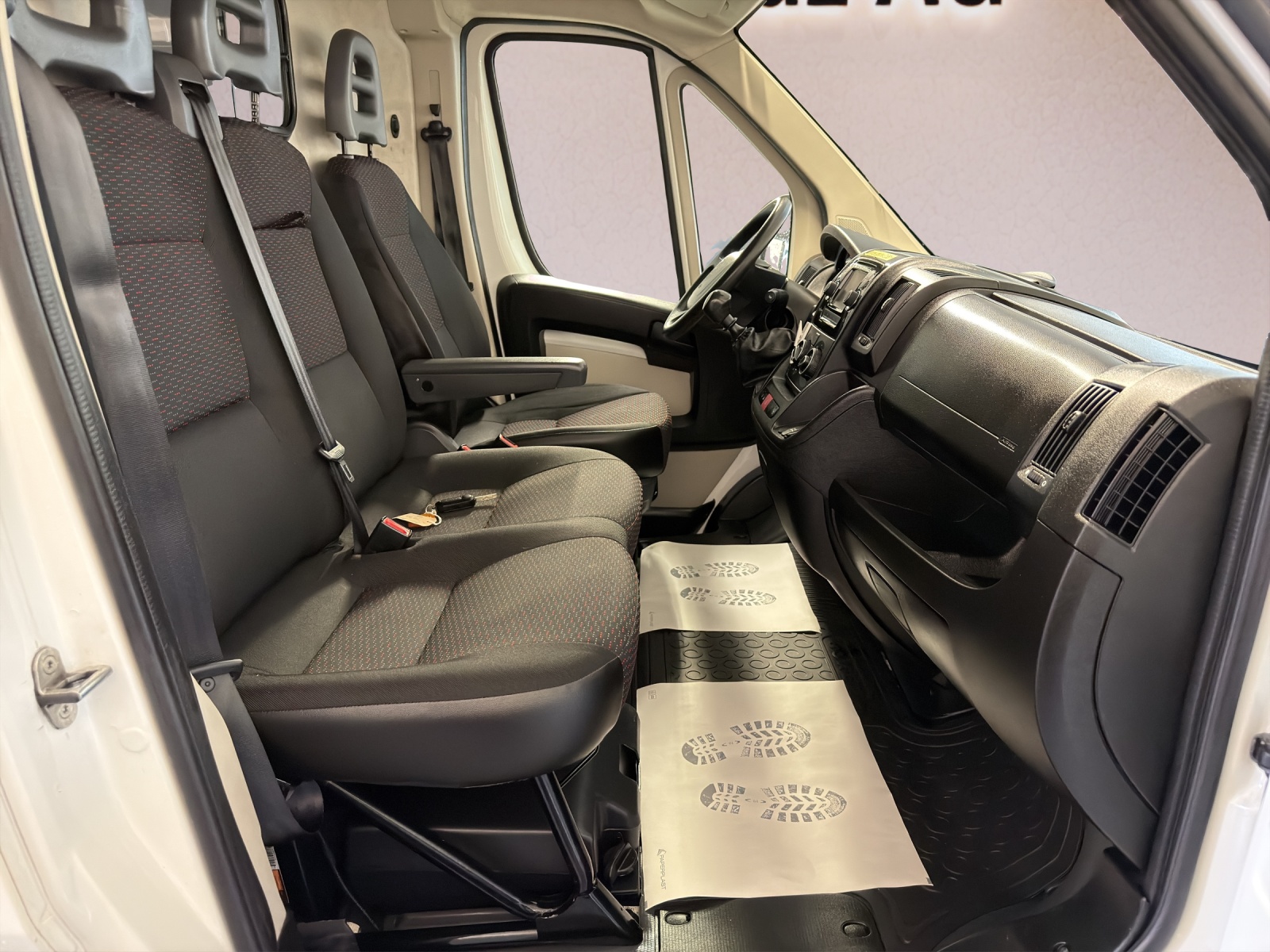 PEUGEOT PEUGEOT Boxer 2.0 HDI 335 Active L2H2 *3-Sitzer*-image-12