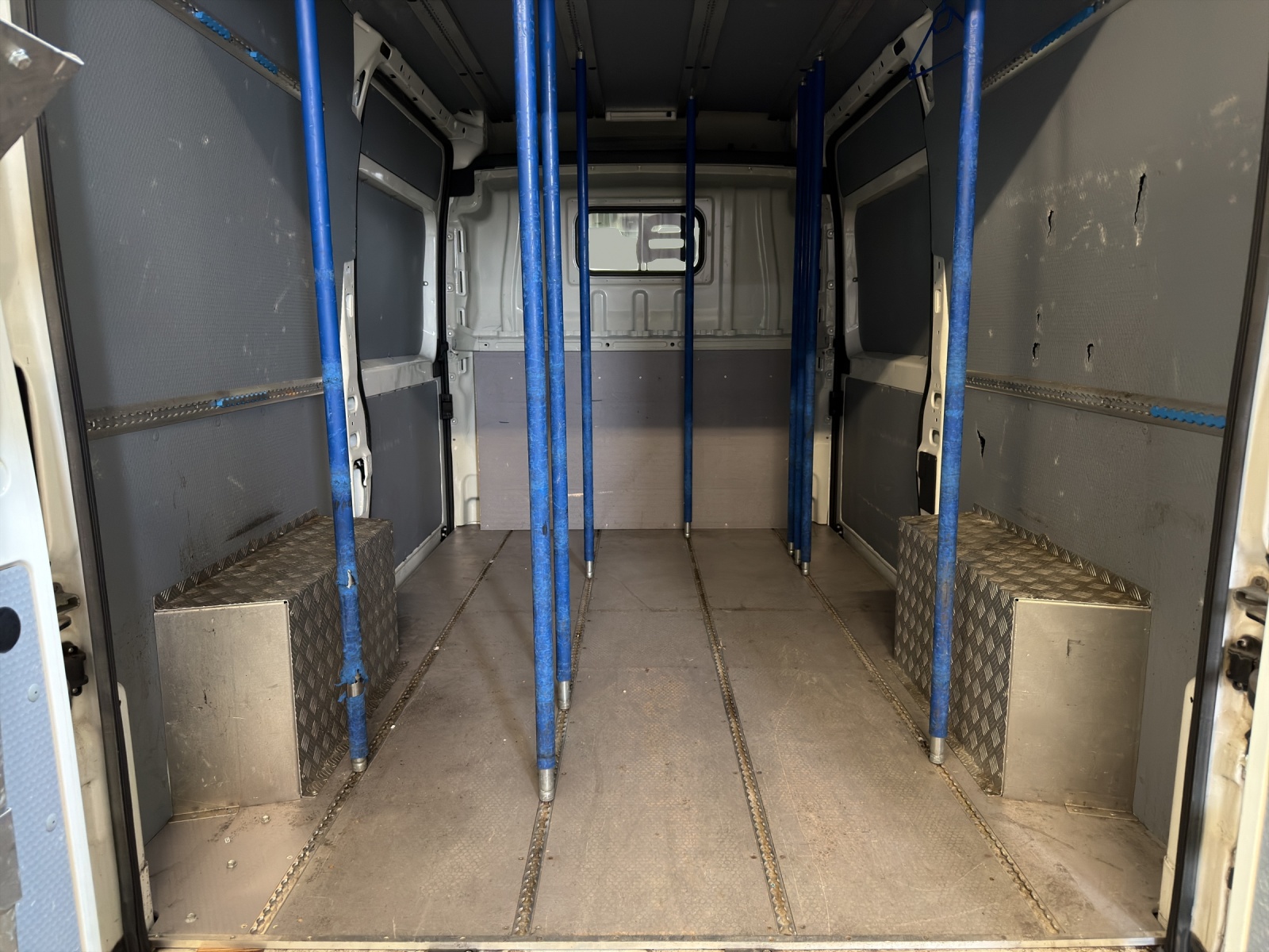 PEUGEOT PEUGEOT Boxer 2.0 HDI 335 Active L2H2 *3-Sitzer*-image-9
