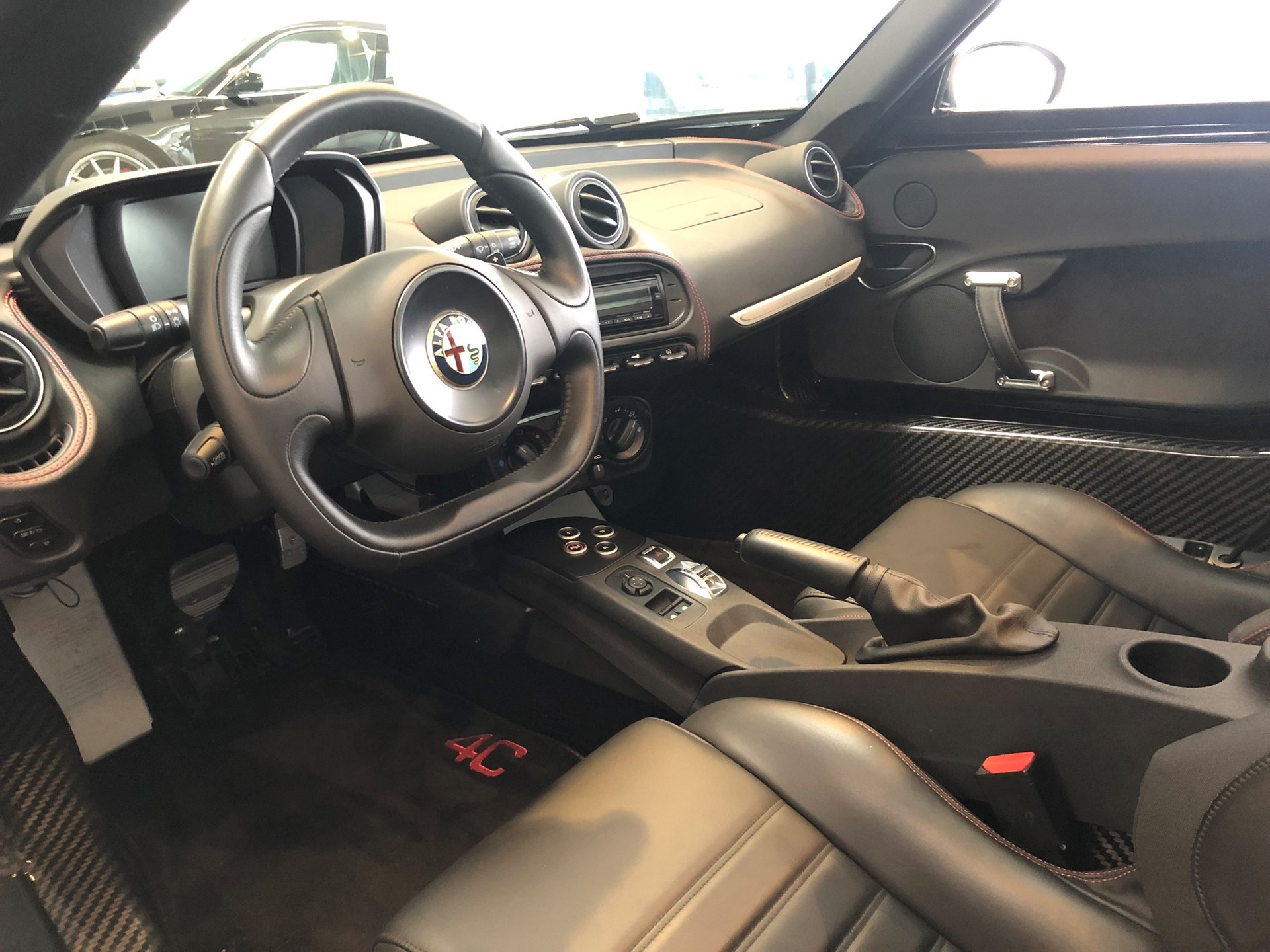 ALFA ROMEO 4C Spider 1750 TBi TCT-image-5