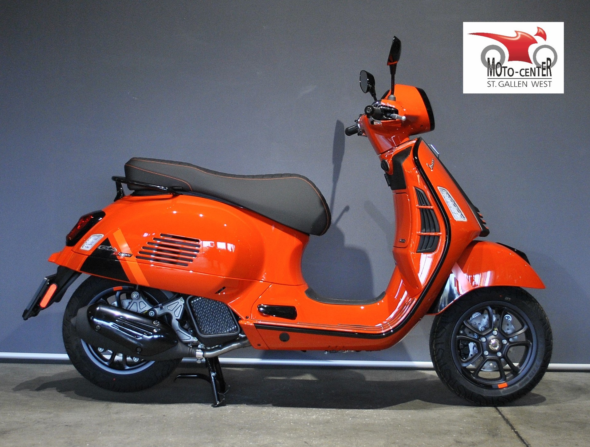 PIAGGIO Vespa GTS 300 Super Sport ABS-image-1