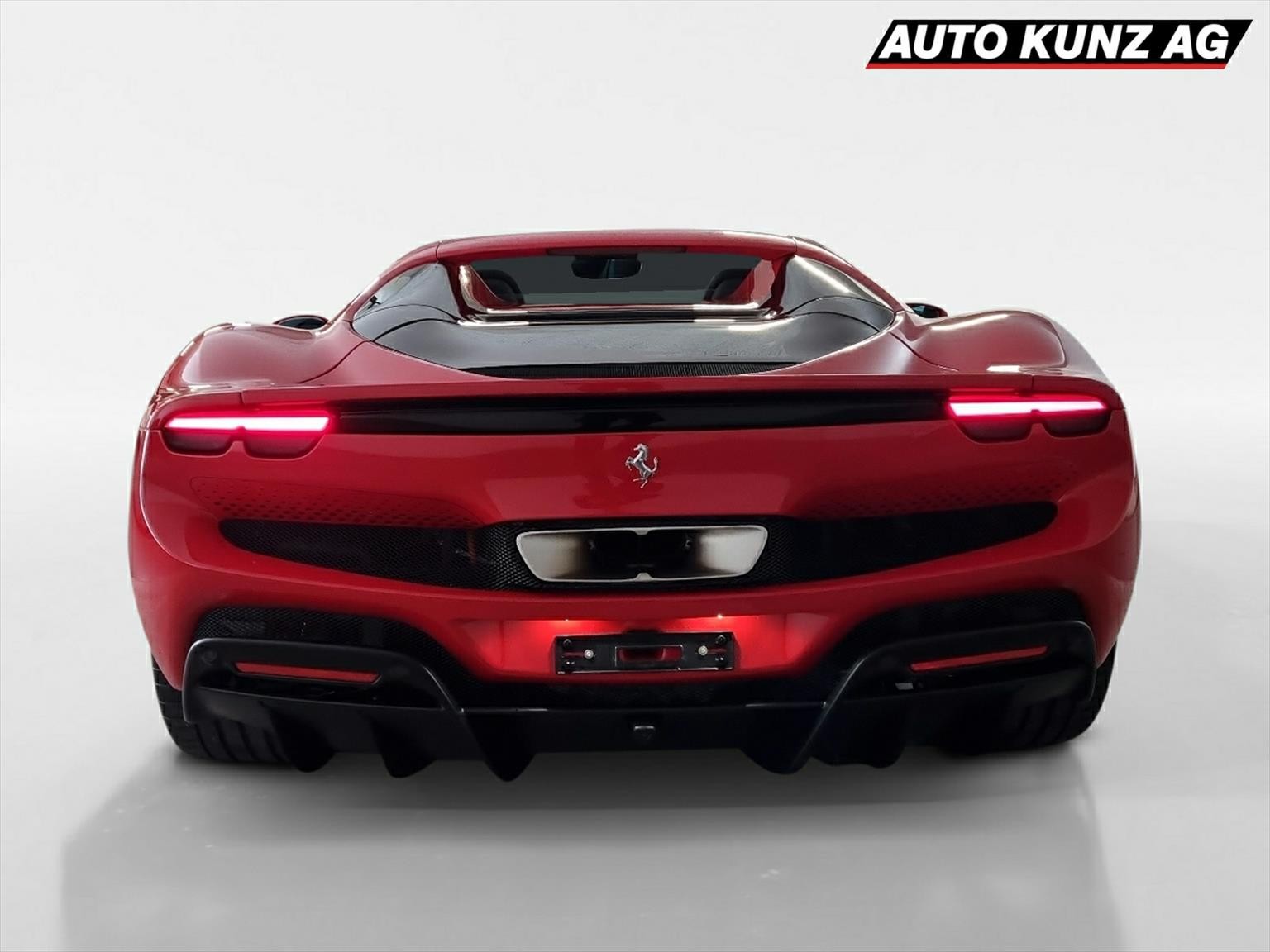 FERRARI 296 GTS-showroom-element-3