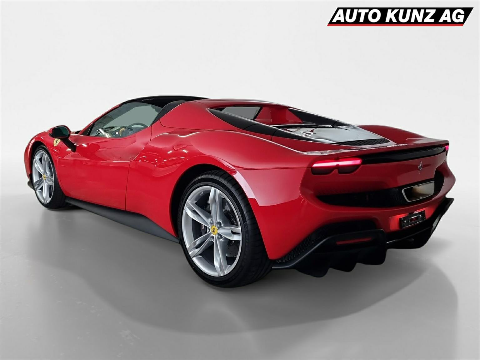 FERRARI 296 GTS-showroom-element-1