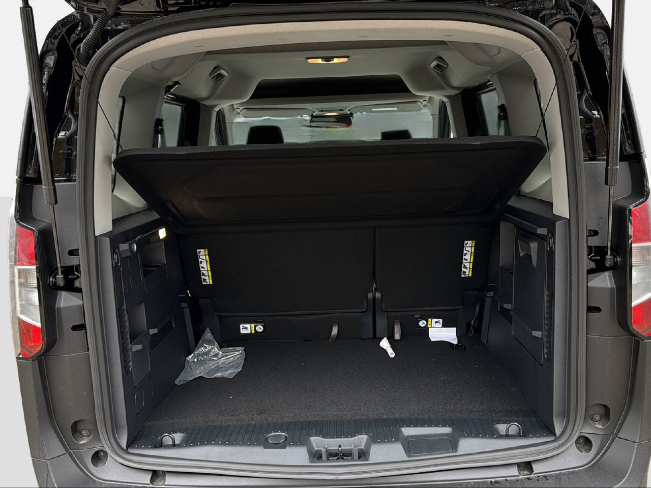 FORD TOURNEO COURIERier 1.0 EcoBoost Titanium-image-12