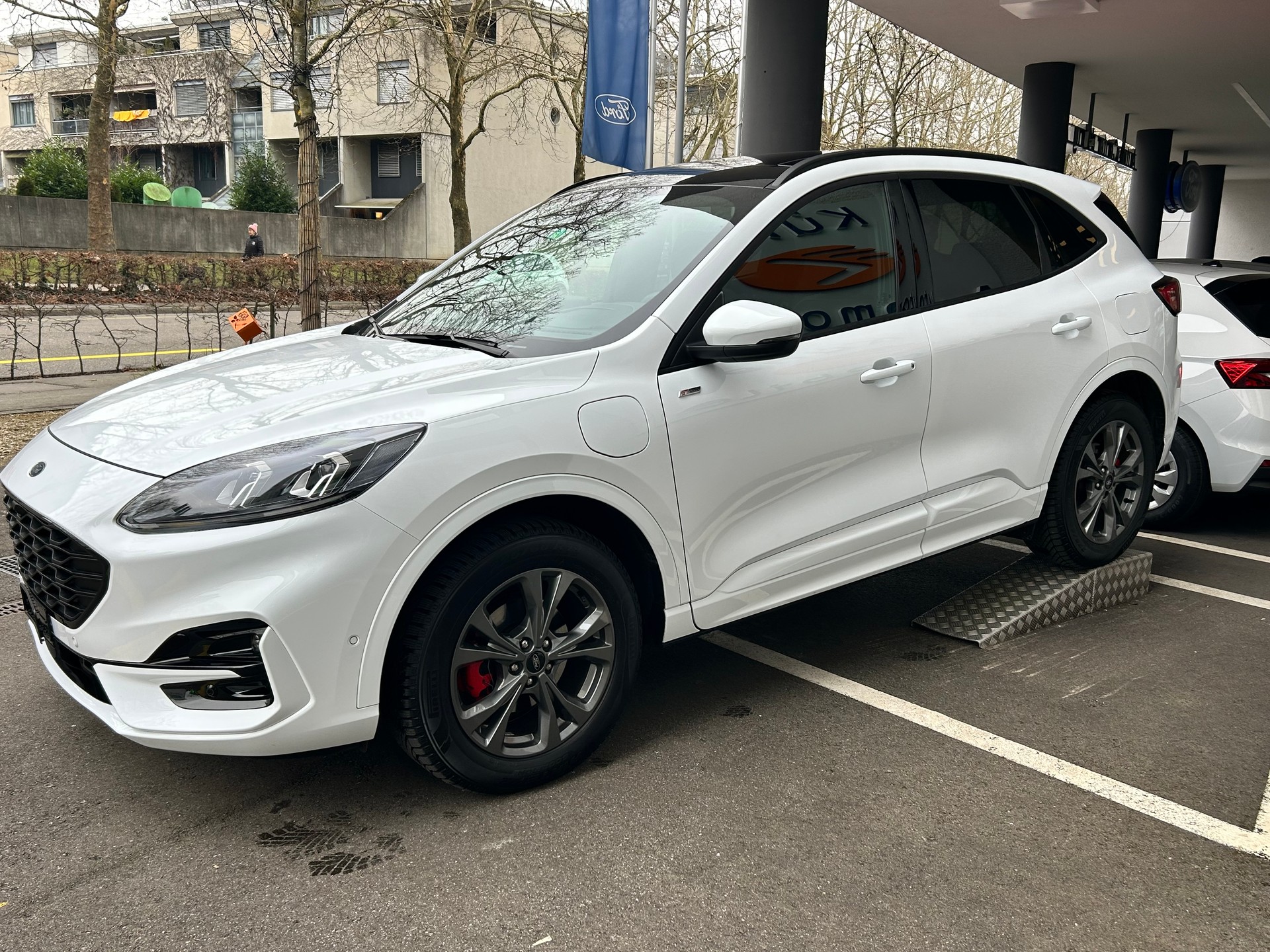 FORD Kuga 2.5 PHEV ST-Line X 2WD-image-5