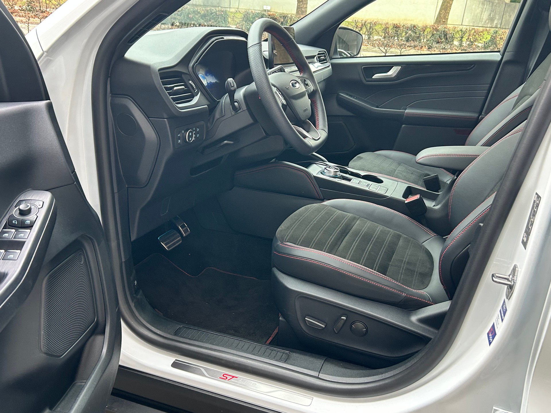 FORD Kuga 2.5 PHEV ST-Line X 2WD-image-7