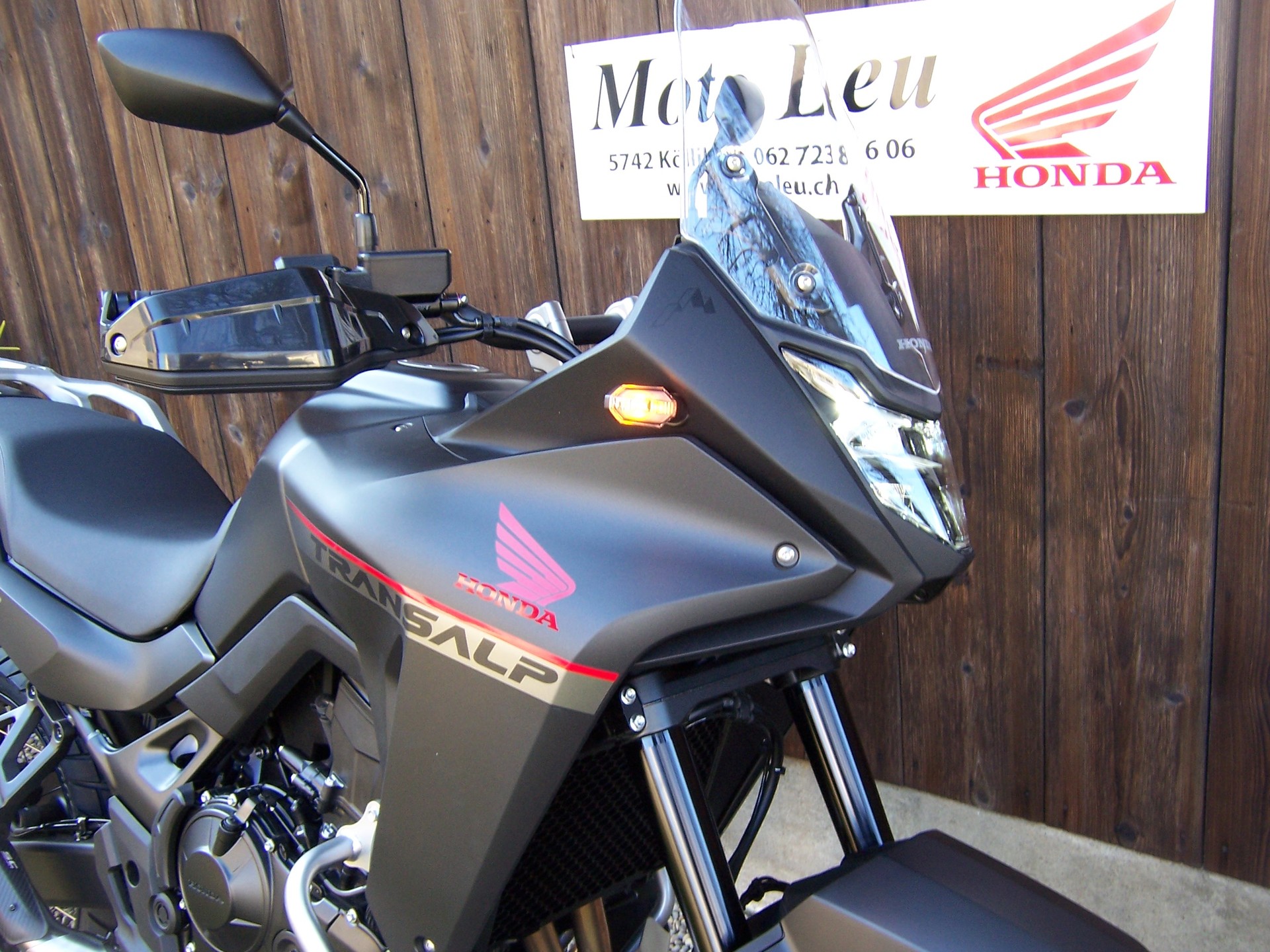 HONDA XL 750 Transalp Rally Edition-image-5